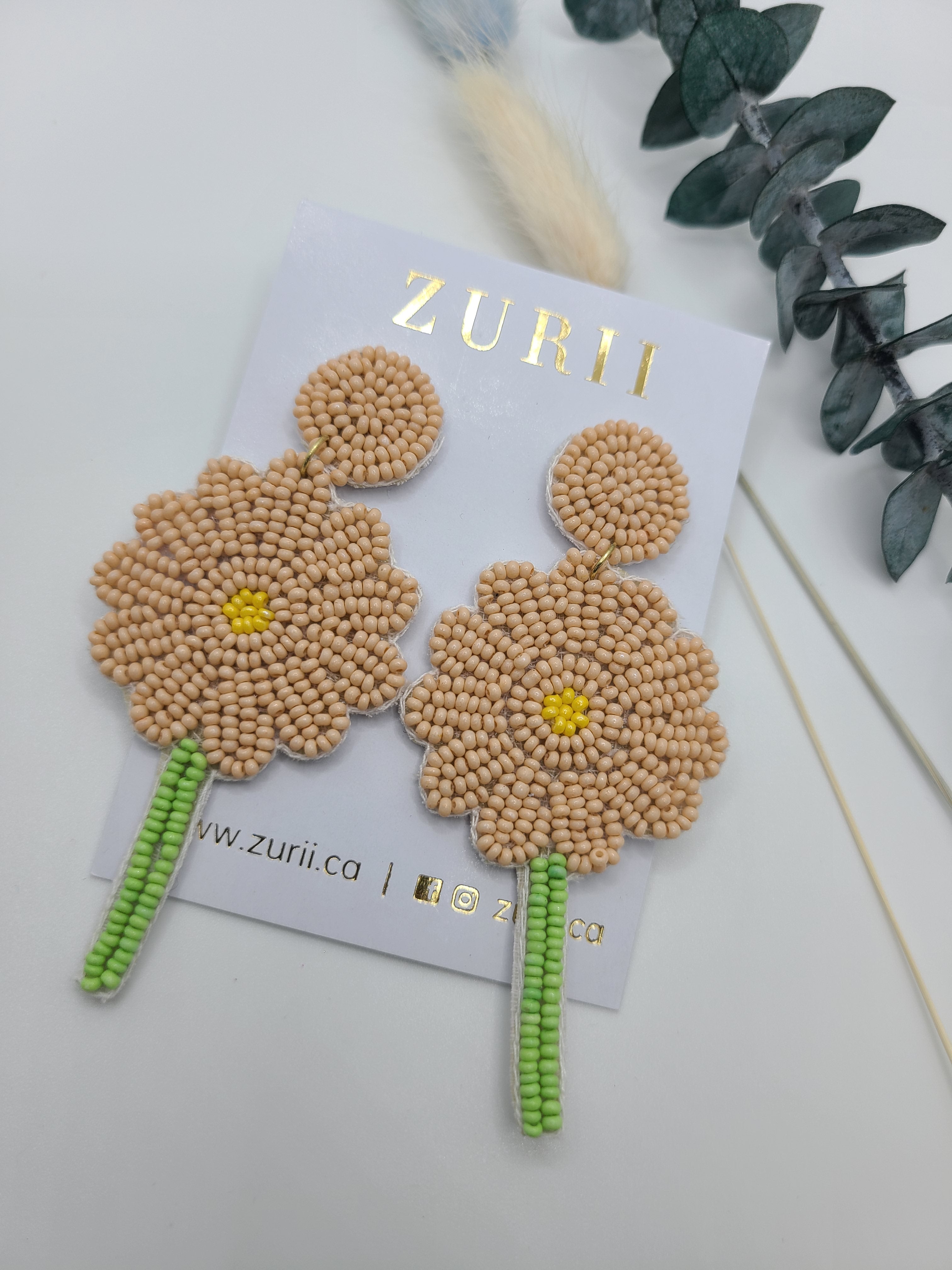 Forever Daisy Earrings