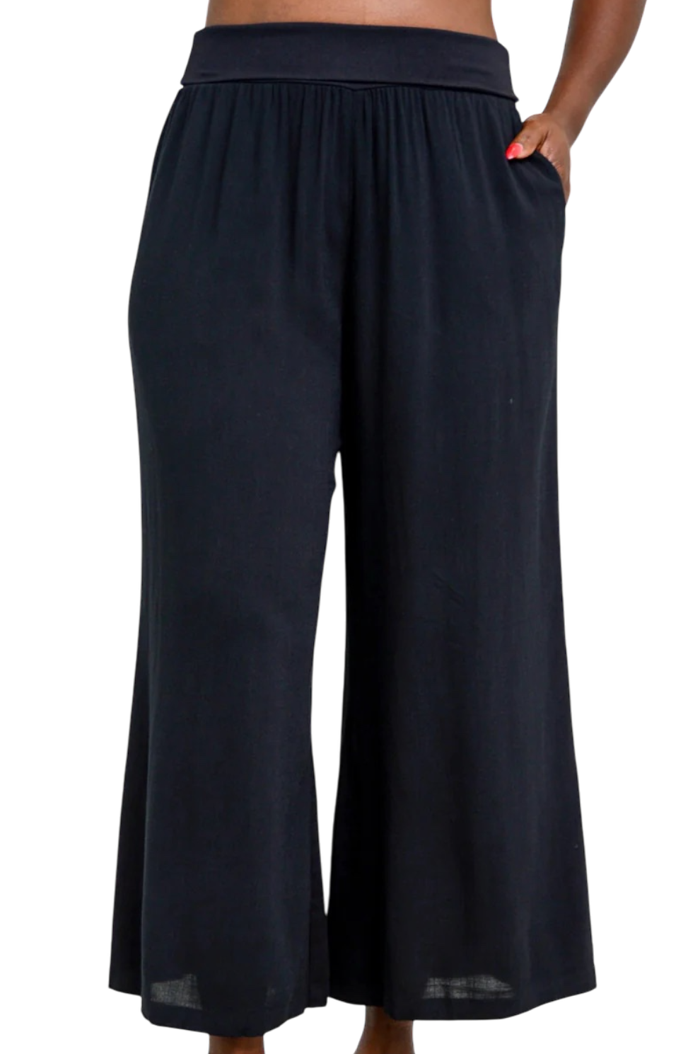 Black Bamboo/Linen Landon Capri Pant by Blue Sky Clothing Co – Handmade ethical Capris from sariKNOTsari using upcycled silk. Designed in Canada for travel and slow fashion, loved from Toronto to LA to Sydney.