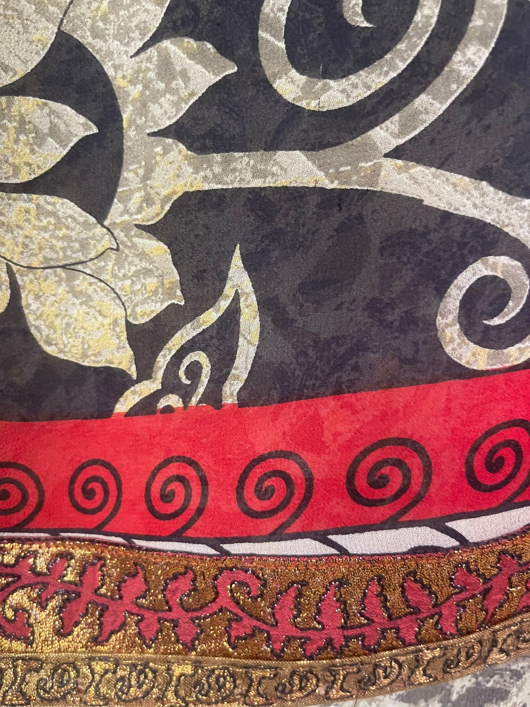 PREVIEW PRG8235 Sheer Avatar Pure Silk Hi Lo Top by DECEMBER2025 – Handmade ethical Hi Lo Top from sariKNOTsari using upcycled silk. Designed in Canada for travel and slow fashion, loved from Toronto to LA to Sydney.