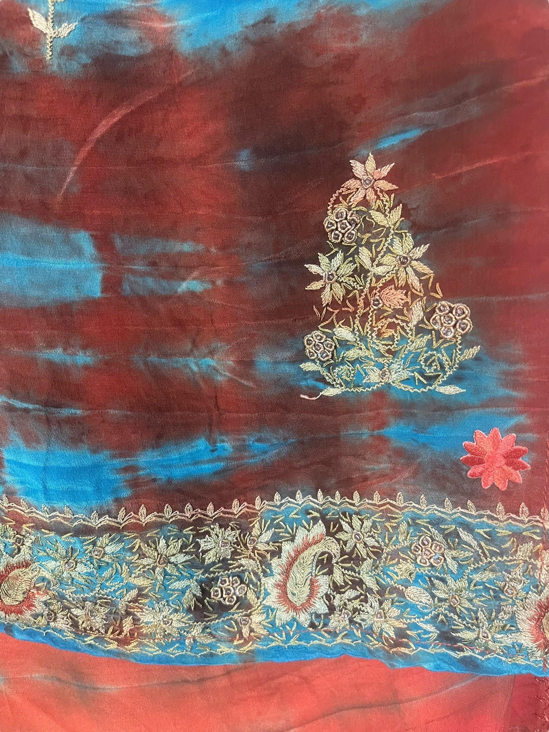 PREVIEW PRC8322 Avatar Pure Silk Hi Lo Top by DECEMBER2025 – Handmade ethical Hi Lo Top from sariKNOTsari using upcycled silk. Designed in Canada for travel and slow fashion, loved from Toronto to LA to Sydney.