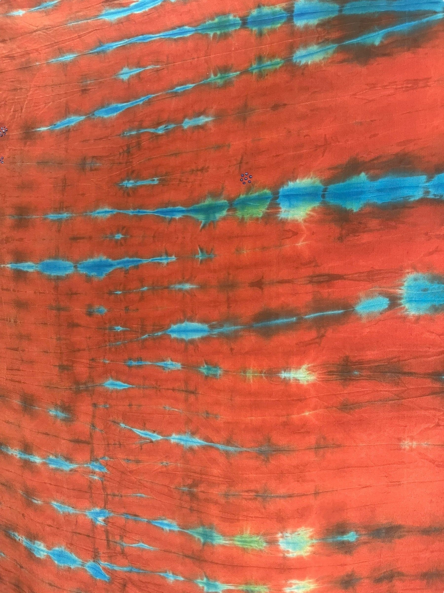 PREVIEW PRC8322 Avatar Pure Silk Hi Lo Top by DECEMBER2025 – Handmade ethical Hi Lo Top from sariKNOTsari using upcycled silk. Designed in Canada for travel and slow fashion, loved from Toronto to LA to Sydney.