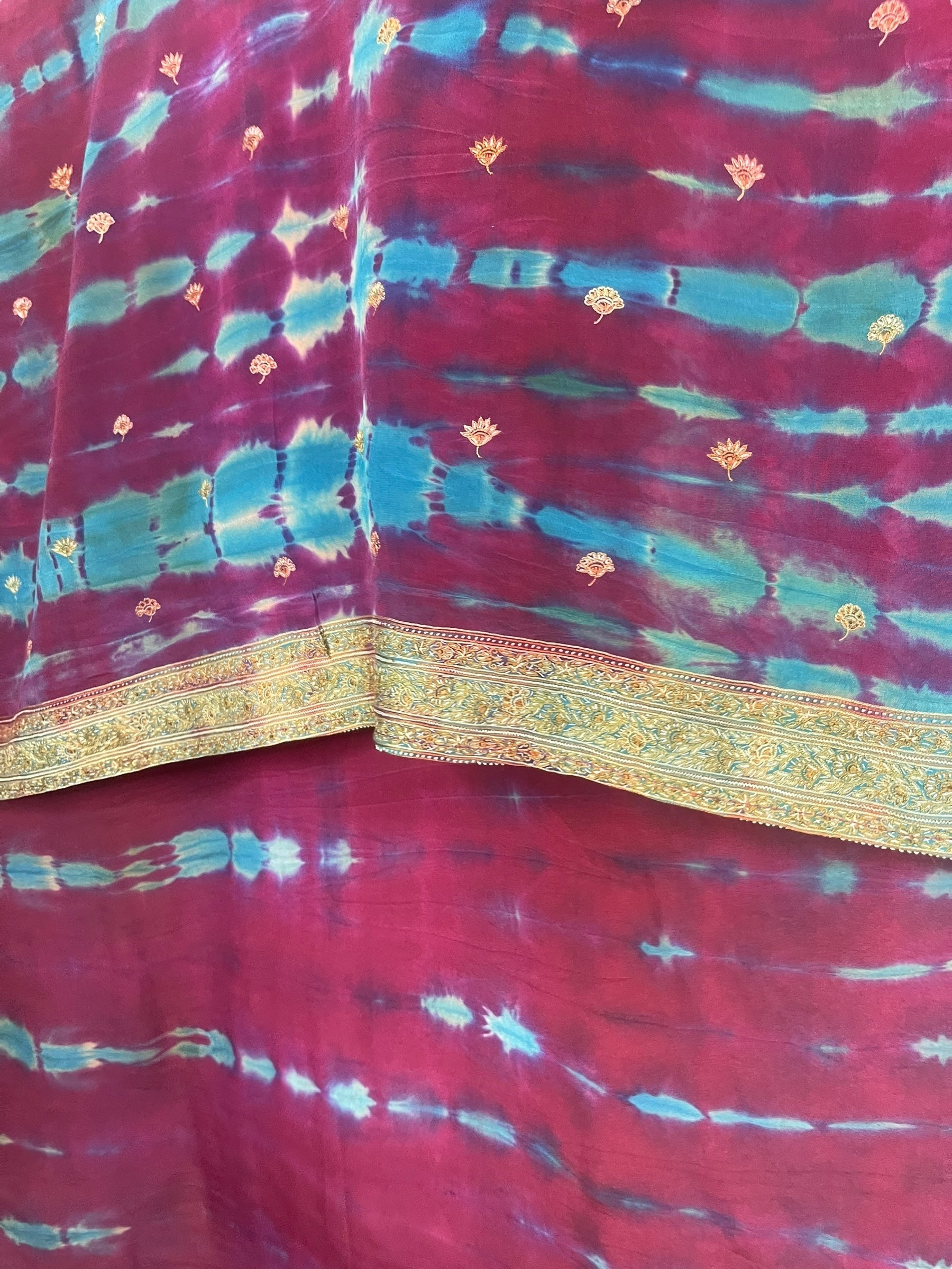 PREVIEW PRC8324 Avatar Pure Silk Hi Lo Top by DECEMBER2025 – Handmade ethical Hi Lo Top from sariKNOTsari using upcycled silk. Designed in Canada for travel and slow fashion, loved from Toronto to LA to Sydney.