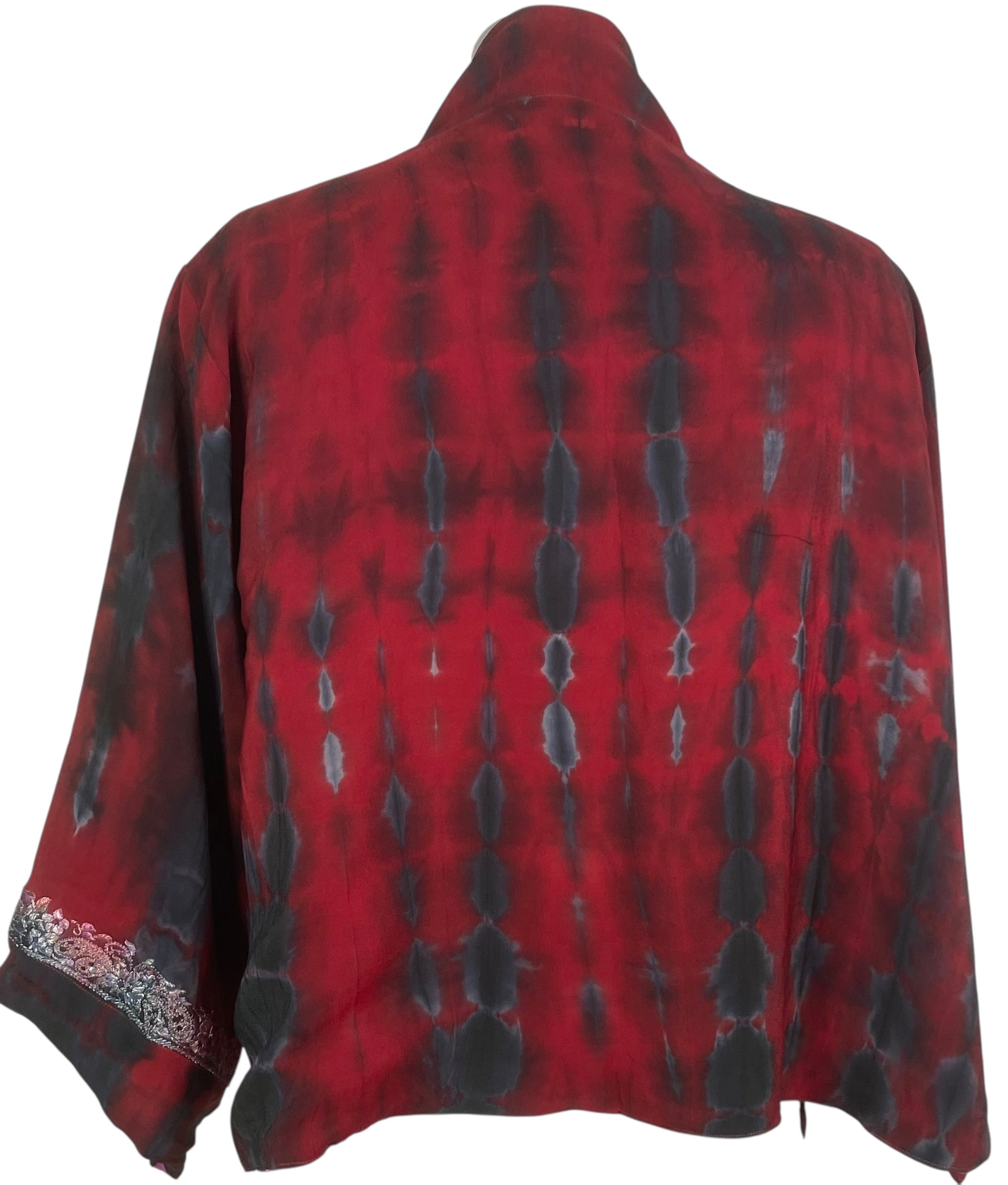 PREVIEW PRC8356 Avatar Reversible Pure Silk Jiva Jacket with Slits by DECEMBER2025 – Handmade ethical Jiva Jacket from sariKNOTsari using upcycled silk. Designed in Canada for travel and slow fashion, loved from Toronto to LA to Sydney.