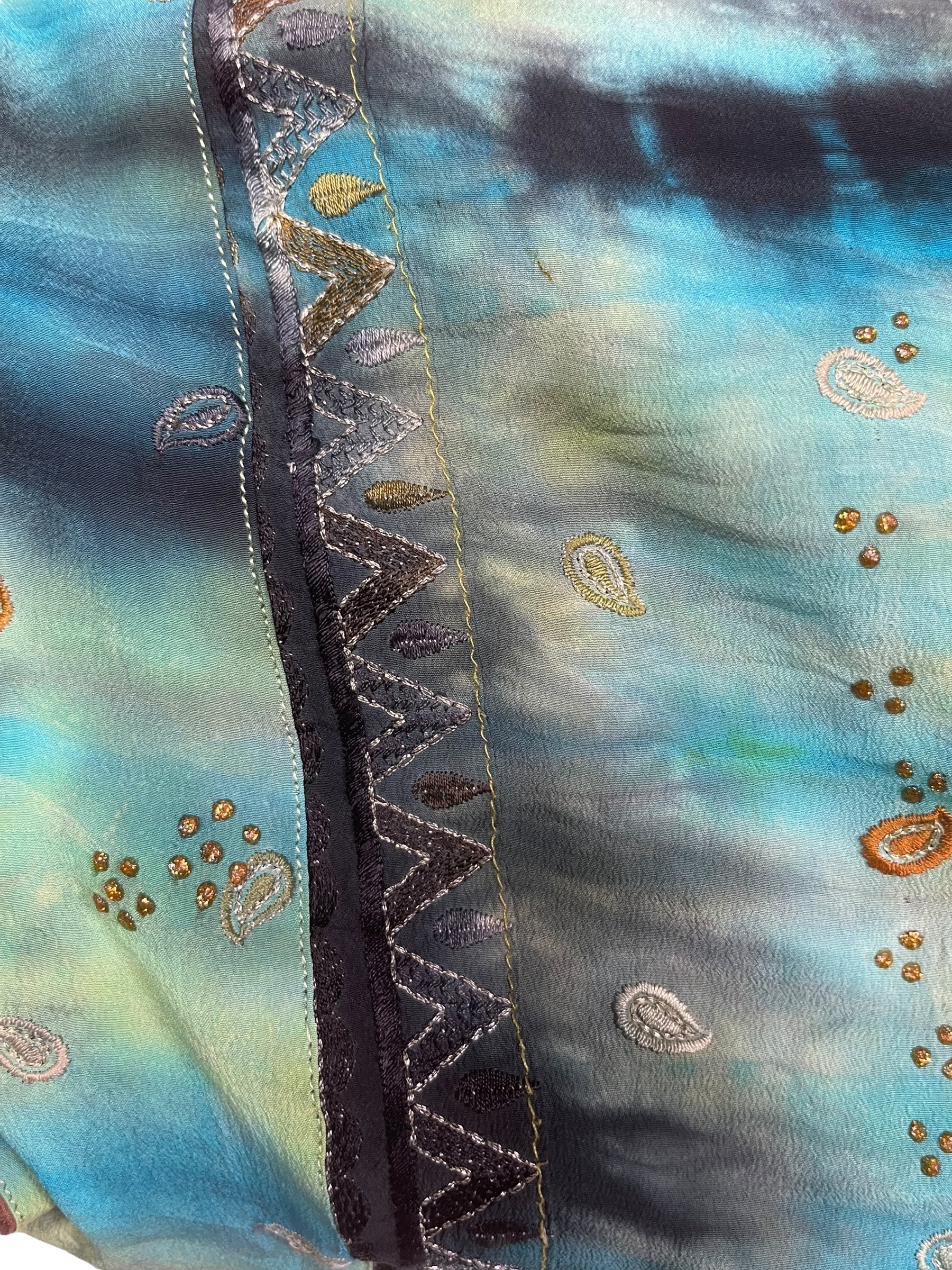 PREVIEW PRC8357 Avatar Reversible Pure Silk Jiva Jacket with Slits by DECEMBER2025 – Handmade ethical Jiva Jacket from sariKNOTsari using upcycled silk. Designed in Canada for travel and slow fashion, loved from Toronto to LA to Sydney.