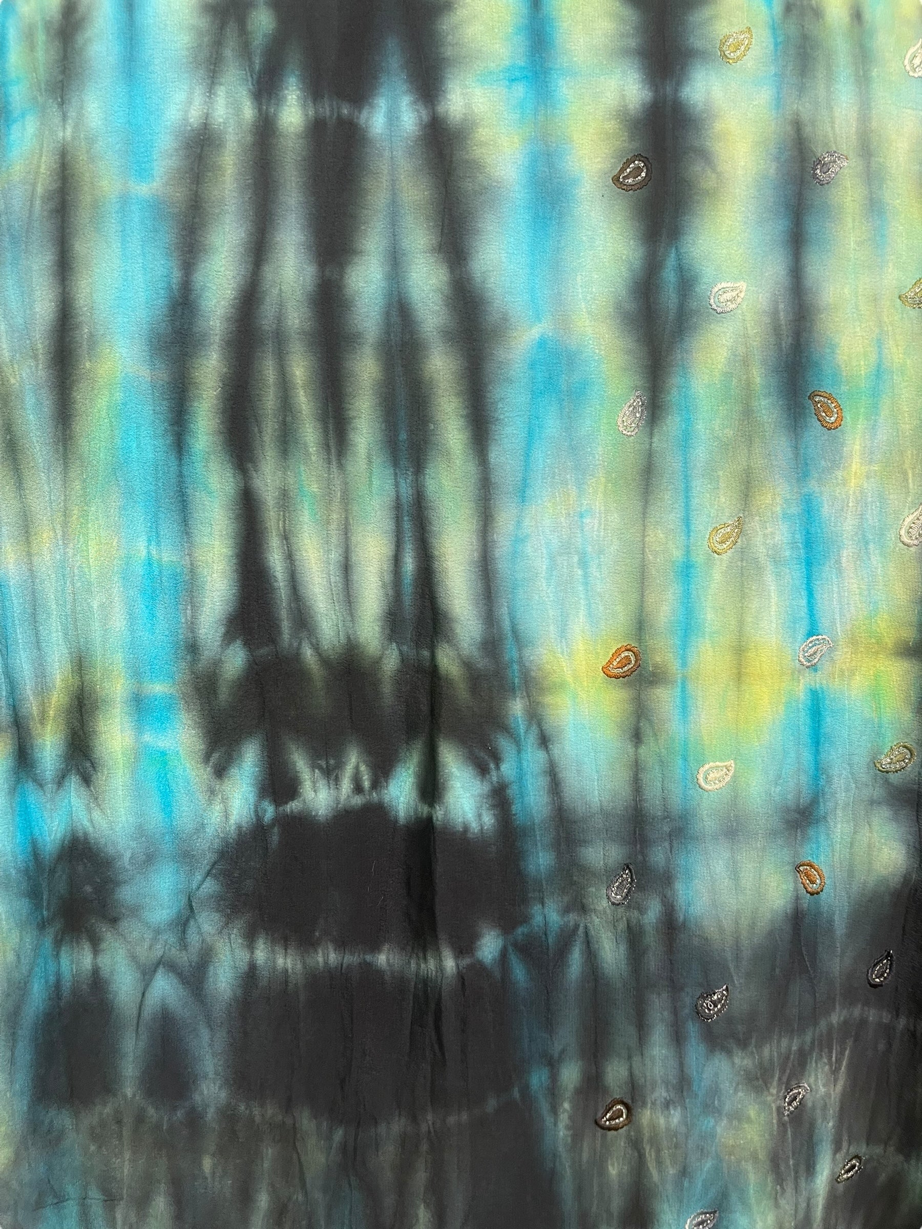 PREVIEW PRC8357 Avatar Reversible Pure Silk Jiva Jacket with Slits by DECEMBER2025 – Handmade ethical Jiva Jacket from sariKNOTsari using upcycled silk. Designed in Canada for travel and slow fashion, loved from Toronto to LA to Sydney.