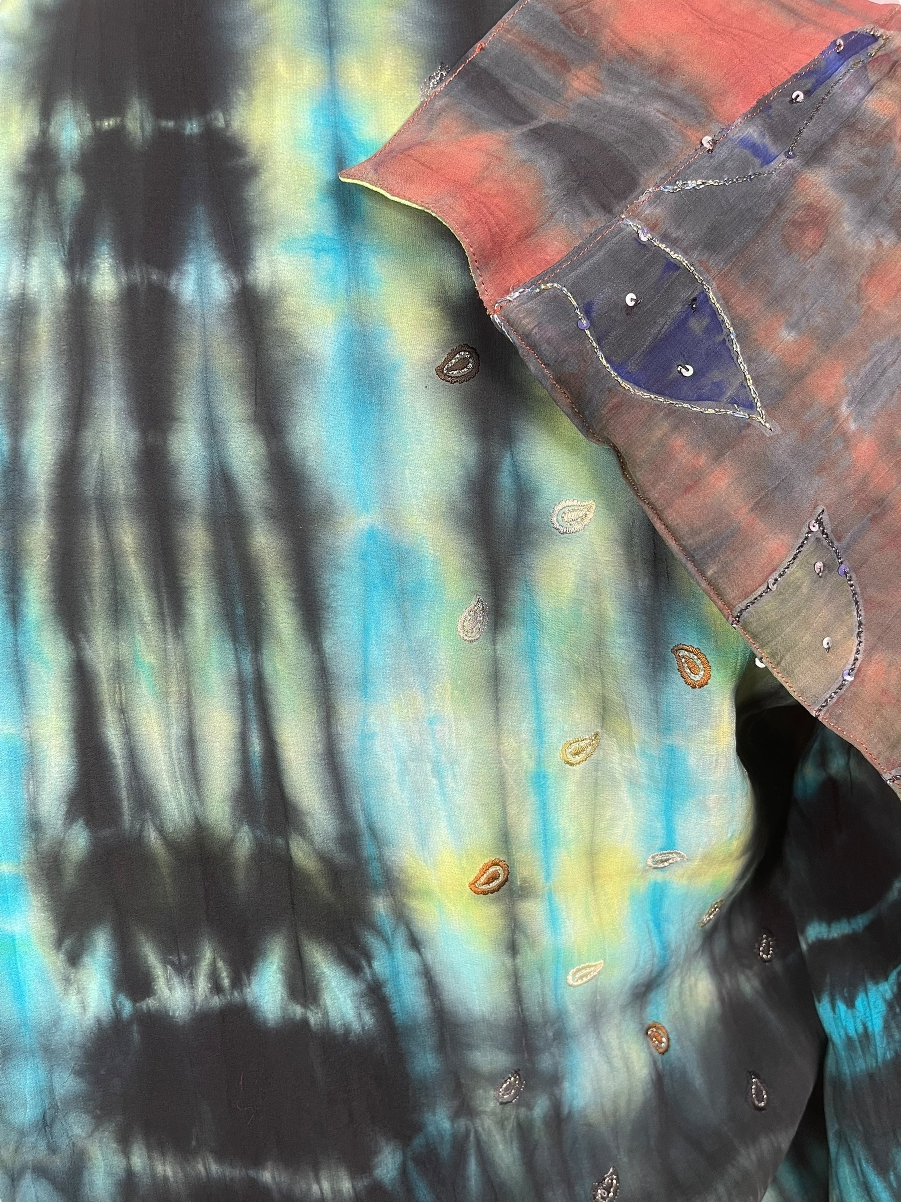 PREVIEW PRC8357 Avatar Reversible Pure Silk Jiva Jacket with Slits by DECEMBER2025 – Handmade ethical Jiva Jacket from sariKNOTsari using upcycled silk. Designed in Canada for travel and slow fashion, loved from Toronto to LA to Sydney.