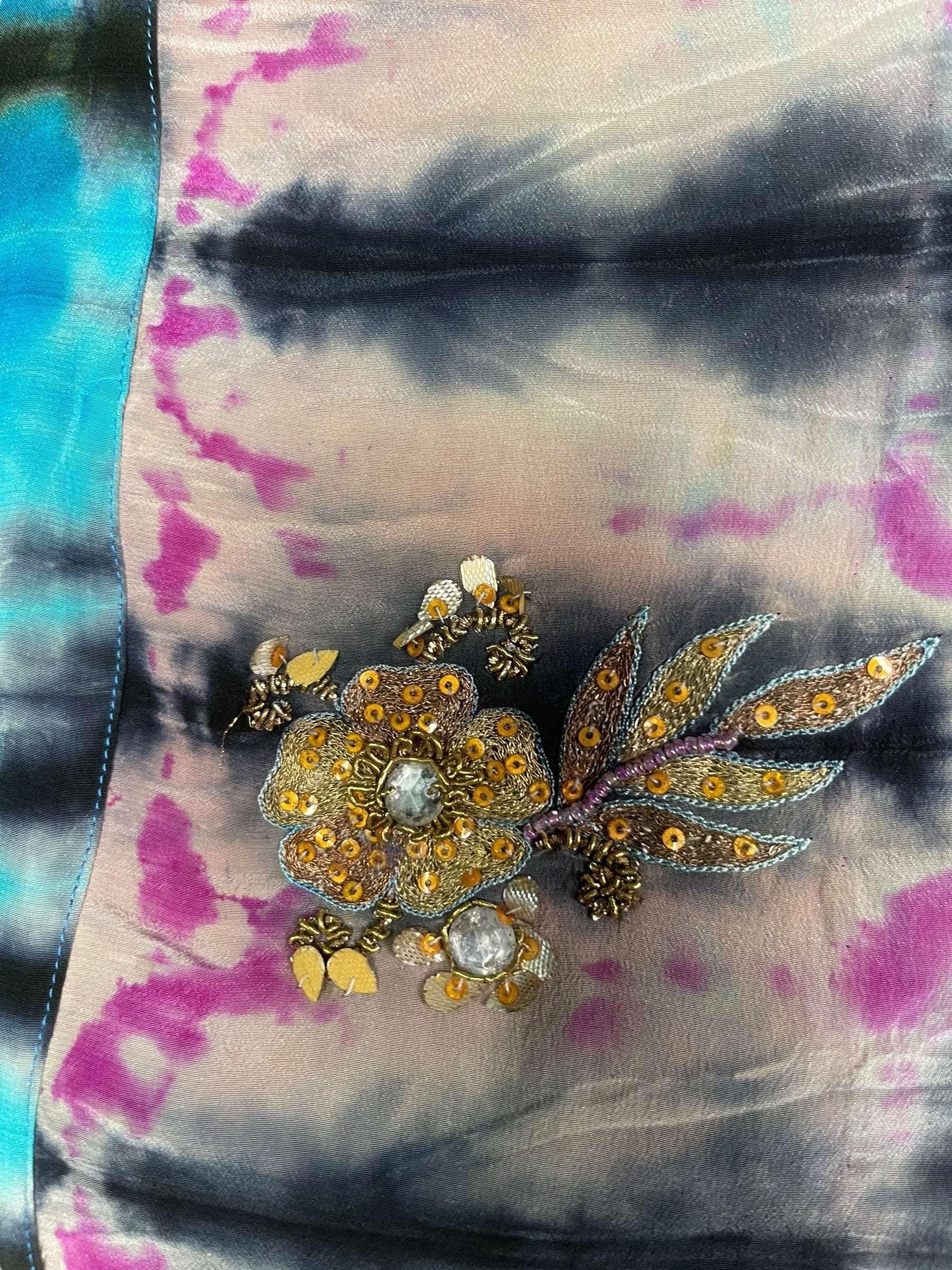 PREVIEW PRC8382 Avatar Reversible Pure Silk Jiva Jacket with Slits by DECEMBER2025 – Handmade ethical Jiva Jacket from sariKNOTsari using upcycled silk. Designed in Canada for travel and slow fashion, loved from Toronto to LA to Sydney.