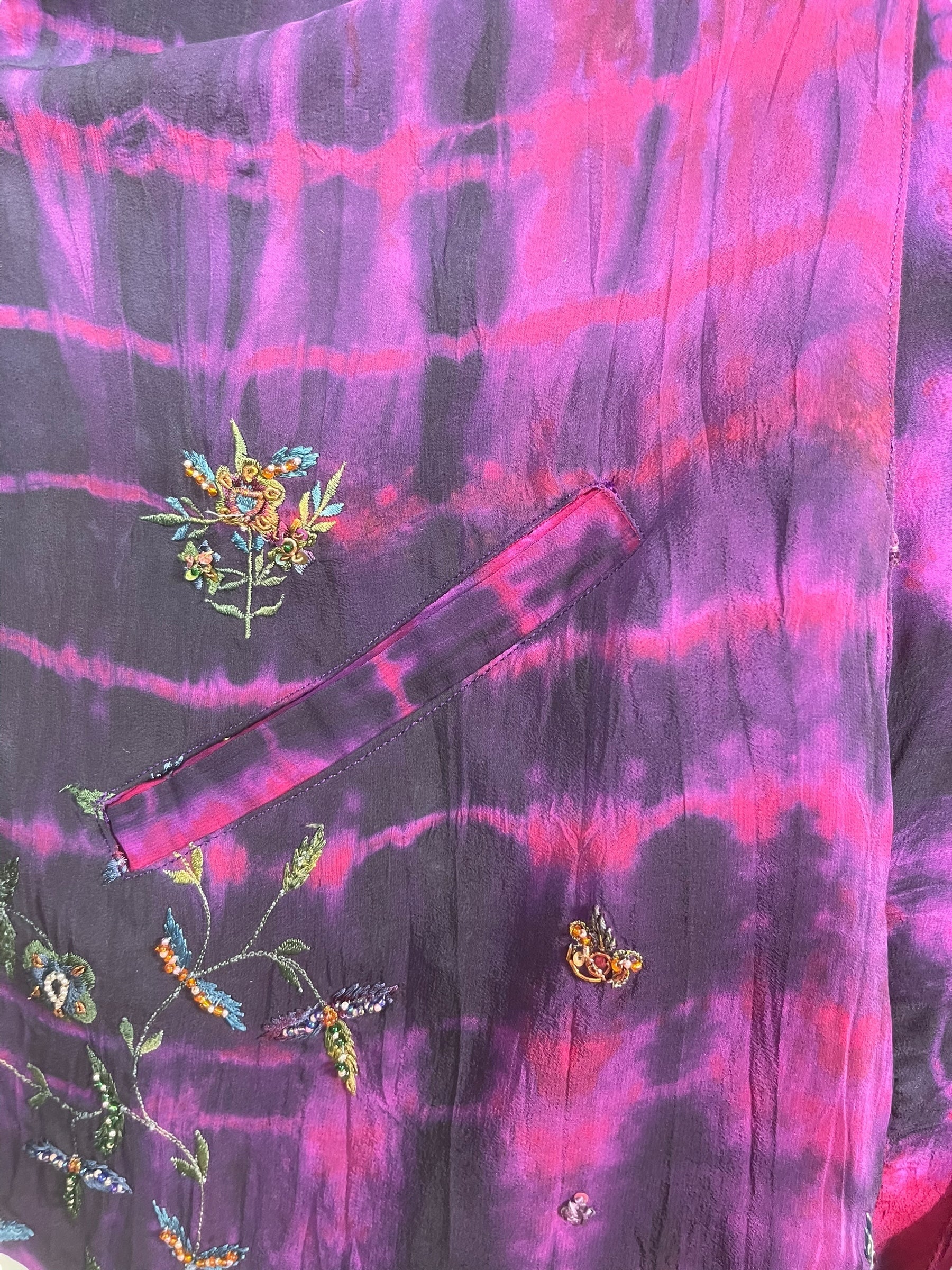 PREVIEW PRC8372 Avatar Reversible Pure Silk Jiva Jacket with Slits by DECEMBER2025 – Handmade ethical Jiva Jacket from sariKNOTsari using upcycled silk. Designed in Canada for travel and slow fashion, loved from Toronto to LA to Sydney.