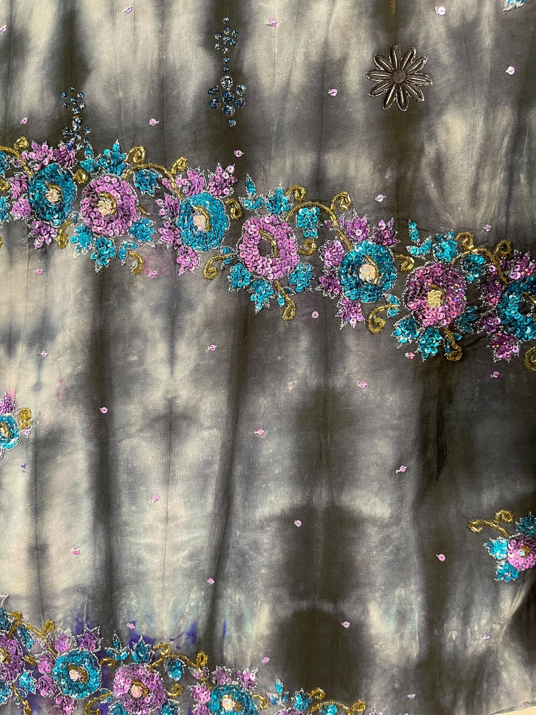 PREVIEW PRC8373 Avatar Reversible Pure Silk Jiva Jacket with Slits by DECEMBER2025 – Handmade ethical Jiva Jacket from sariKNOTsari using upcycled silk. Designed in Canada for travel and slow fashion, loved from Toronto to LA to Sydney.