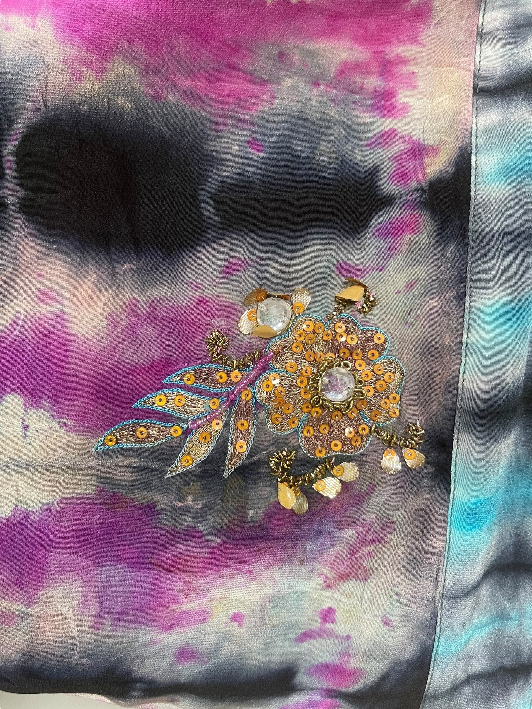 PREVIEW PRC8363 Avatar Reversible Pure Silk Jiva Jacket with Slits by DECEMBER2025 – Handmade ethical Jiva Jacket from sariKNOTsari using upcycled silk. Designed in Canada for travel and slow fashion, loved from Toronto to LA to Sydney.