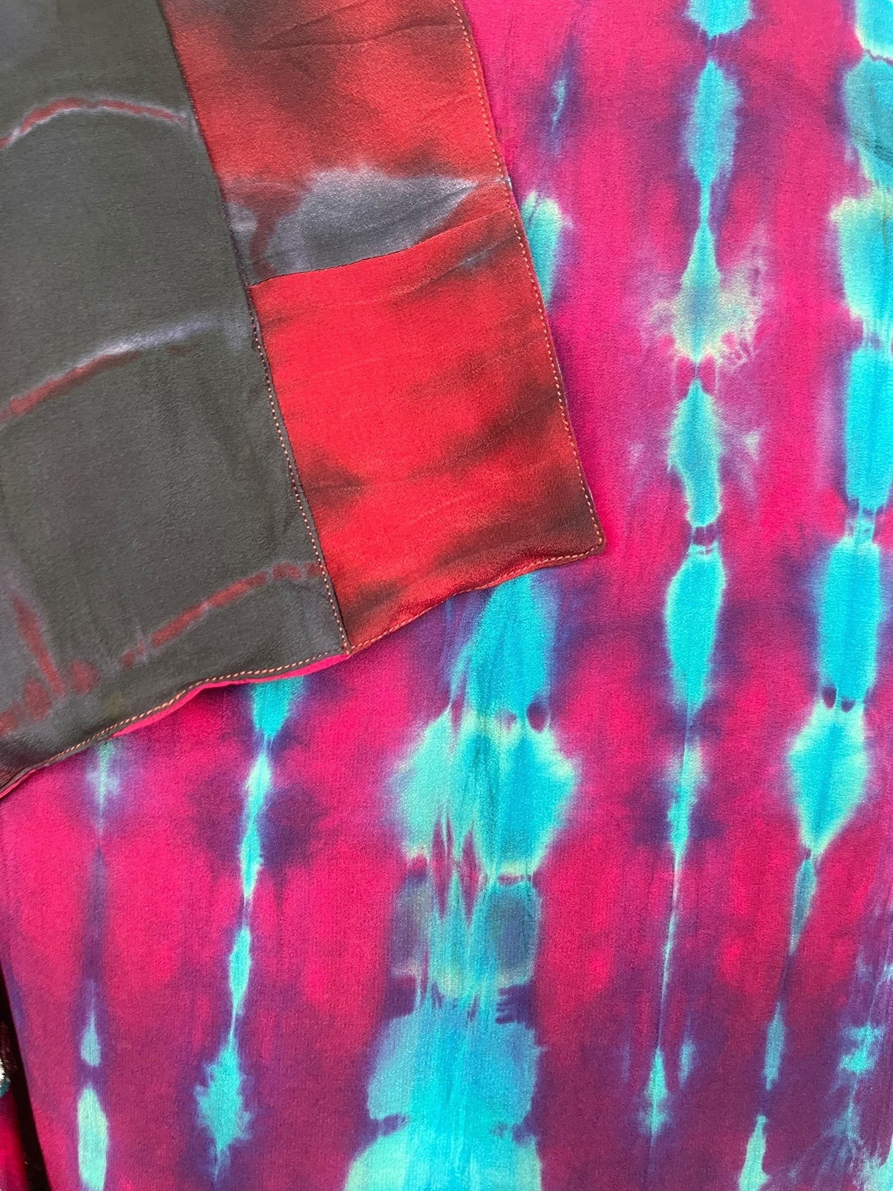 PREVIEW PRC8361 Avatar Reversible Pure Silk Jiva Jacket with Slits by DECEMBER2025 – Handmade ethical Jiva Jacket from sariKNOTsari using upcycled silk. Designed in Canada for travel and slow fashion, loved from Toronto to LA to Sydney.