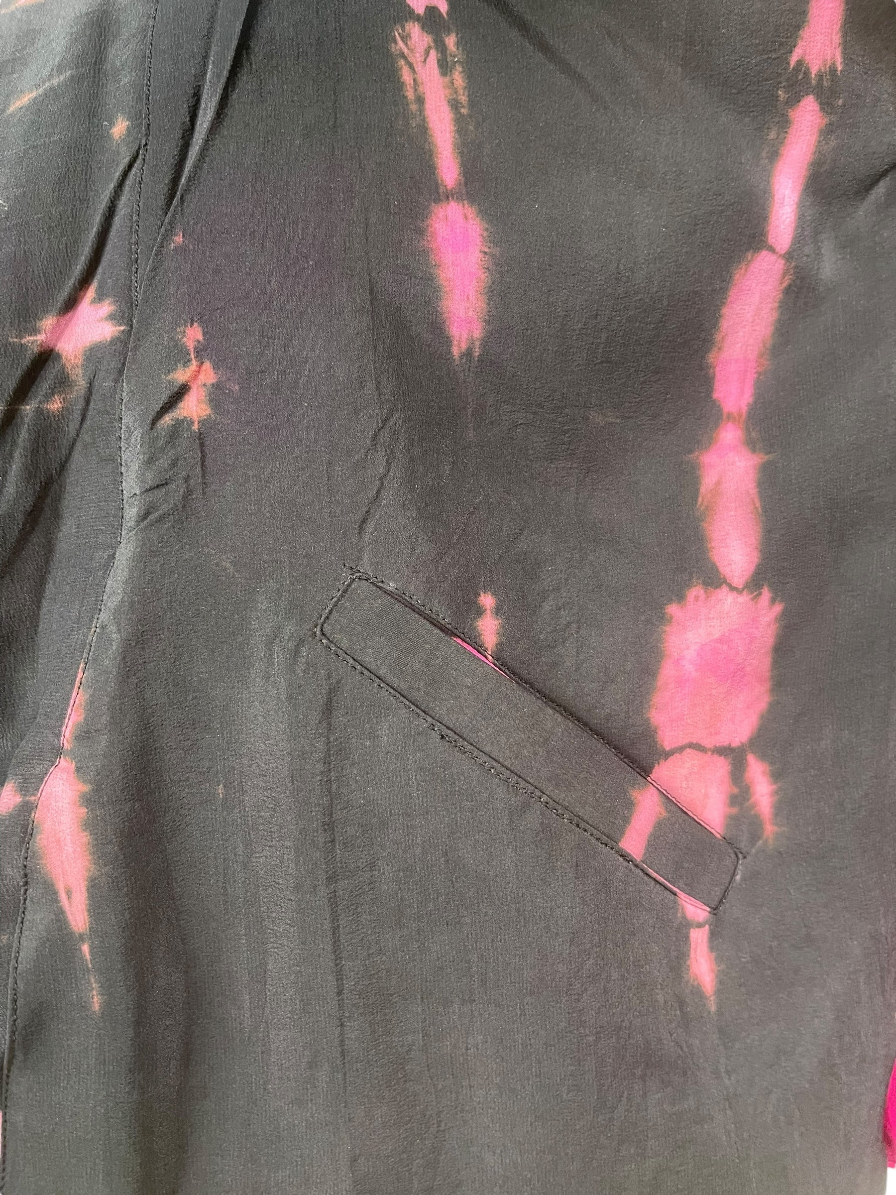 PREVIEW PRC8351 Avatar Reversible Pure Silk Jiva Jacket with Slits by DECEMBER2025 – Handmade ethical Jiva Jacket from sariKNOTsari using upcycled silk. Designed in Canada for travel and slow fashion, loved from Toronto to LA to Sydney.