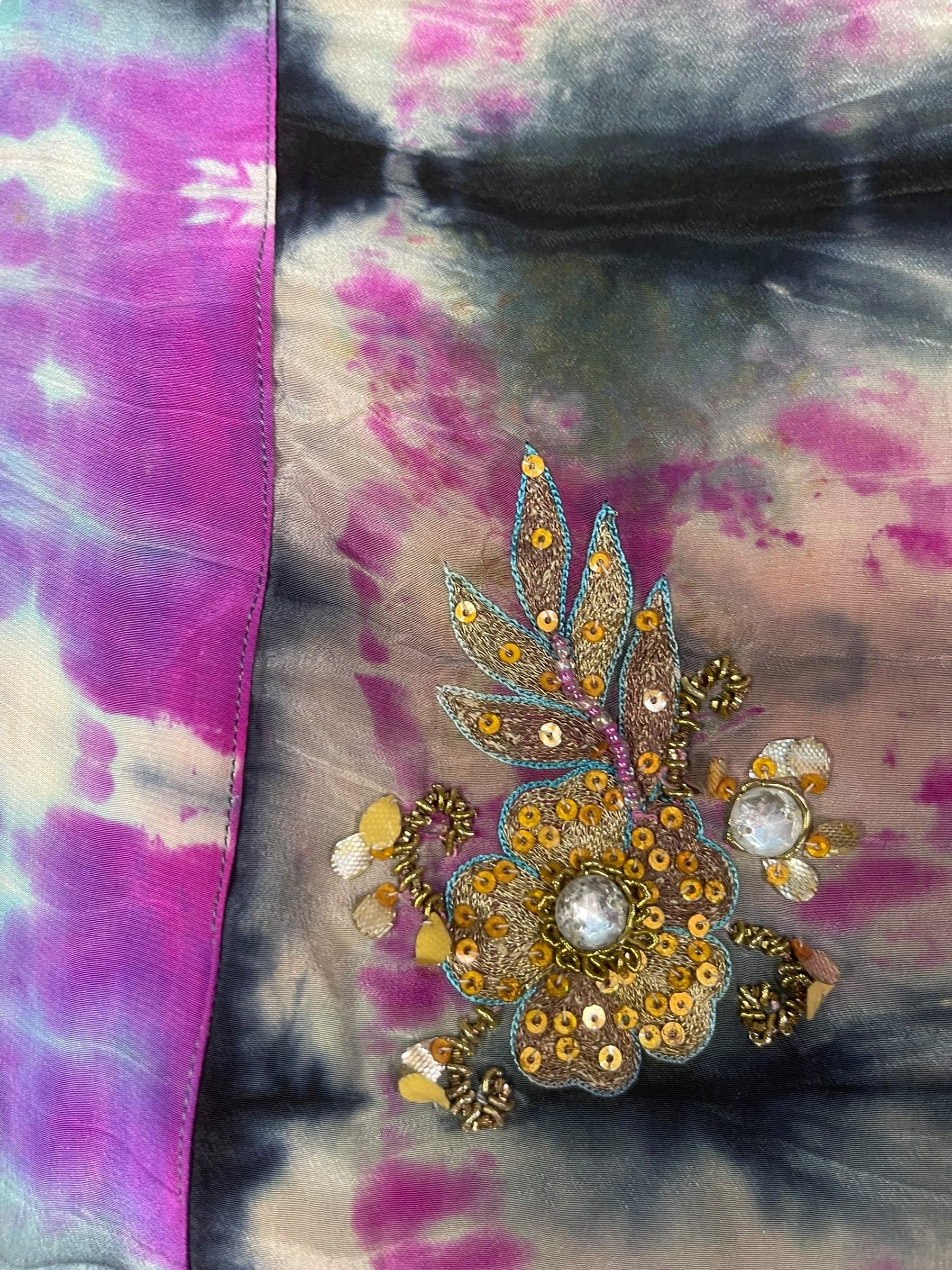 PREVIEW PRC8352 Avatar Reversible Pure Silk Jiva Jacket with Slits by DECEMBER2025 – Handmade ethical Jiva Jacket from sariKNOTsari using upcycled silk. Designed in Canada for travel and slow fashion, loved from Toronto to LA to Sydney.