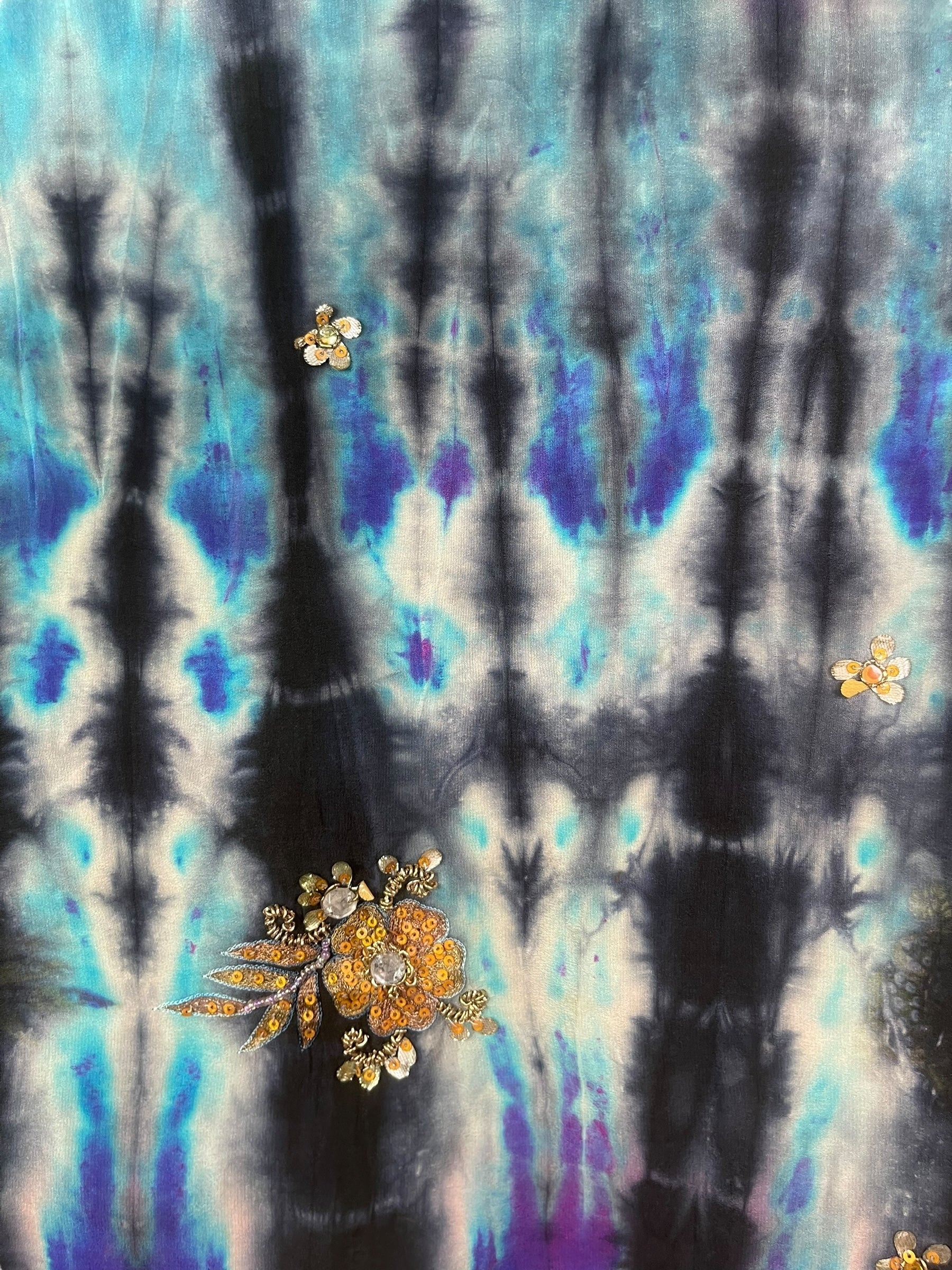 PREVIEW PRC8352 Avatar Reversible Pure Silk Jiva Jacket with Slits by DECEMBER2025 – Handmade ethical Jiva Jacket from sariKNOTsari using upcycled silk. Designed in Canada for travel and slow fashion, loved from Toronto to LA to Sydney.