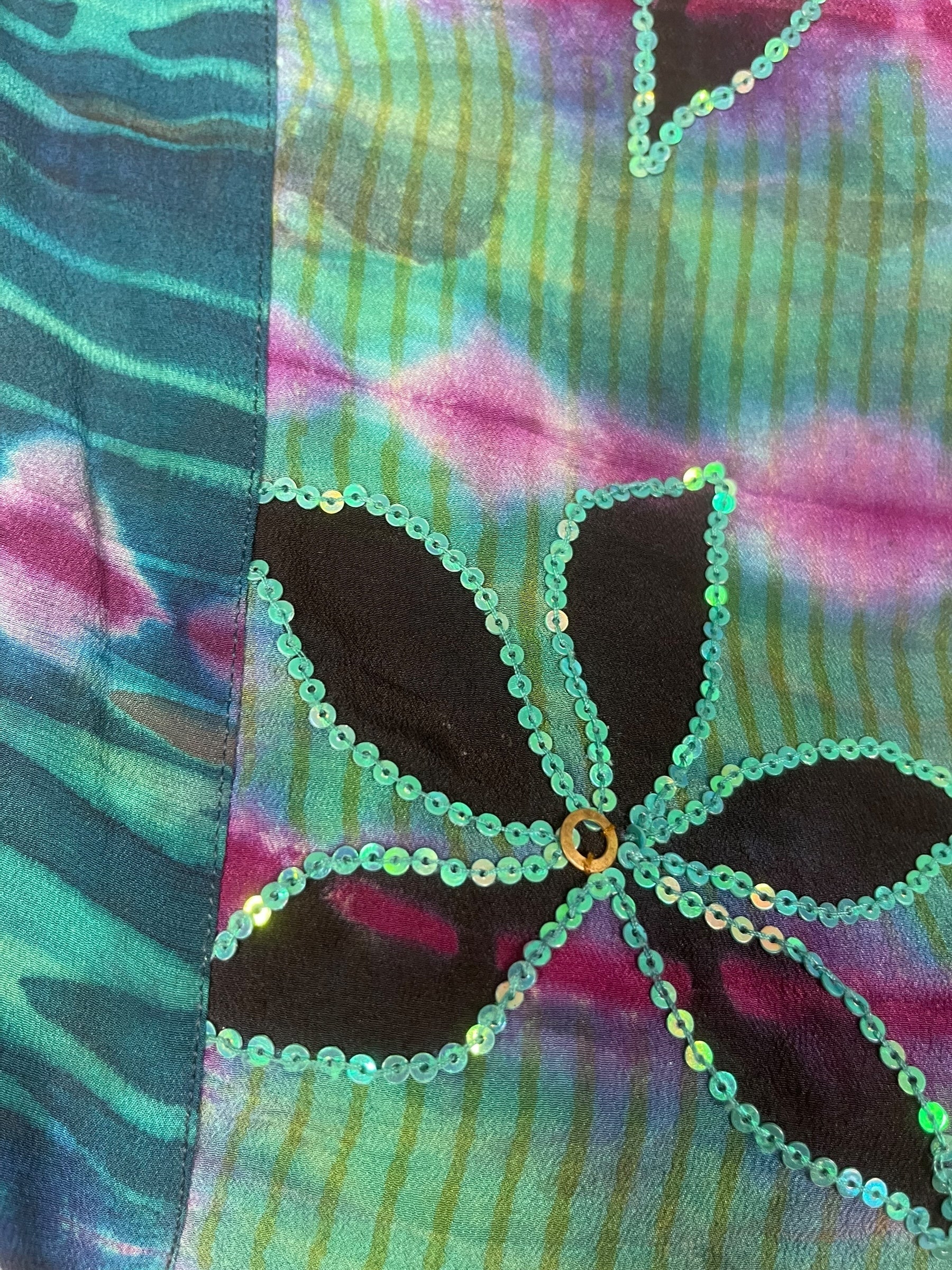 PREVIEW PRC8384 Avatar Reversible Pure Silk Jiva Jacket with Slits by DECEMBER2025 – Handmade ethical Jiva Jacket from sariKNOTsari using upcycled silk. Designed in Canada for travel and slow fashion, loved from Toronto to LA to Sydney.