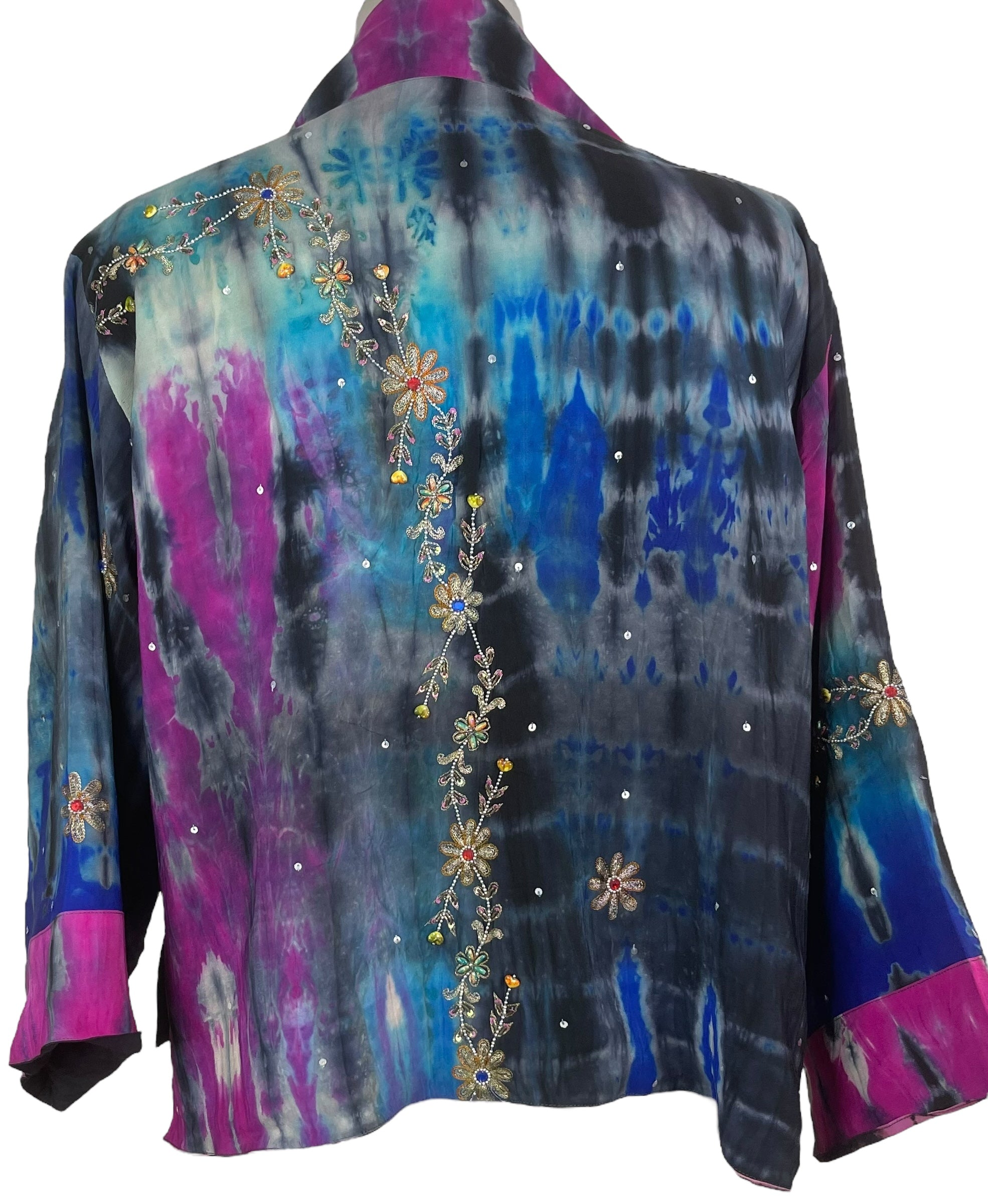 PREVIEW PRC8354 Avatar Reversible Pure Silk Jiva Jacket with Slits by DECEMBER2025 – Handmade ethical Jiva Jacket from sariKNOTsari using upcycled silk. Designed in Canada for travel and slow fashion, loved from Toronto to LA to Sydney.