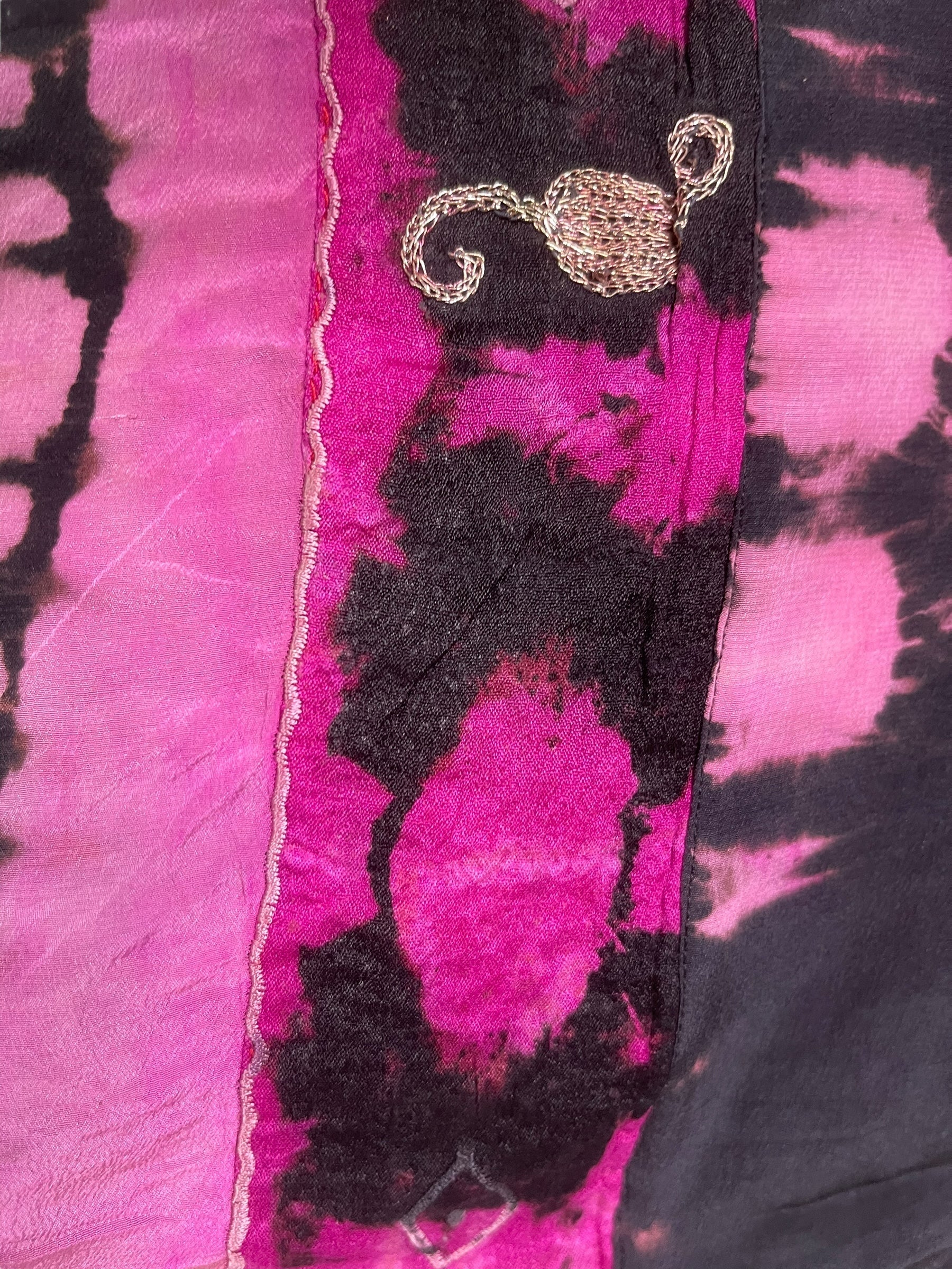 PREVIEW PRC8354 Avatar Reversible Pure Silk Jiva Jacket with Slits by DECEMBER2025 – Handmade ethical Jiva Jacket from sariKNOTsari using upcycled silk. Designed in Canada for travel and slow fashion, loved from Toronto to LA to Sydney.