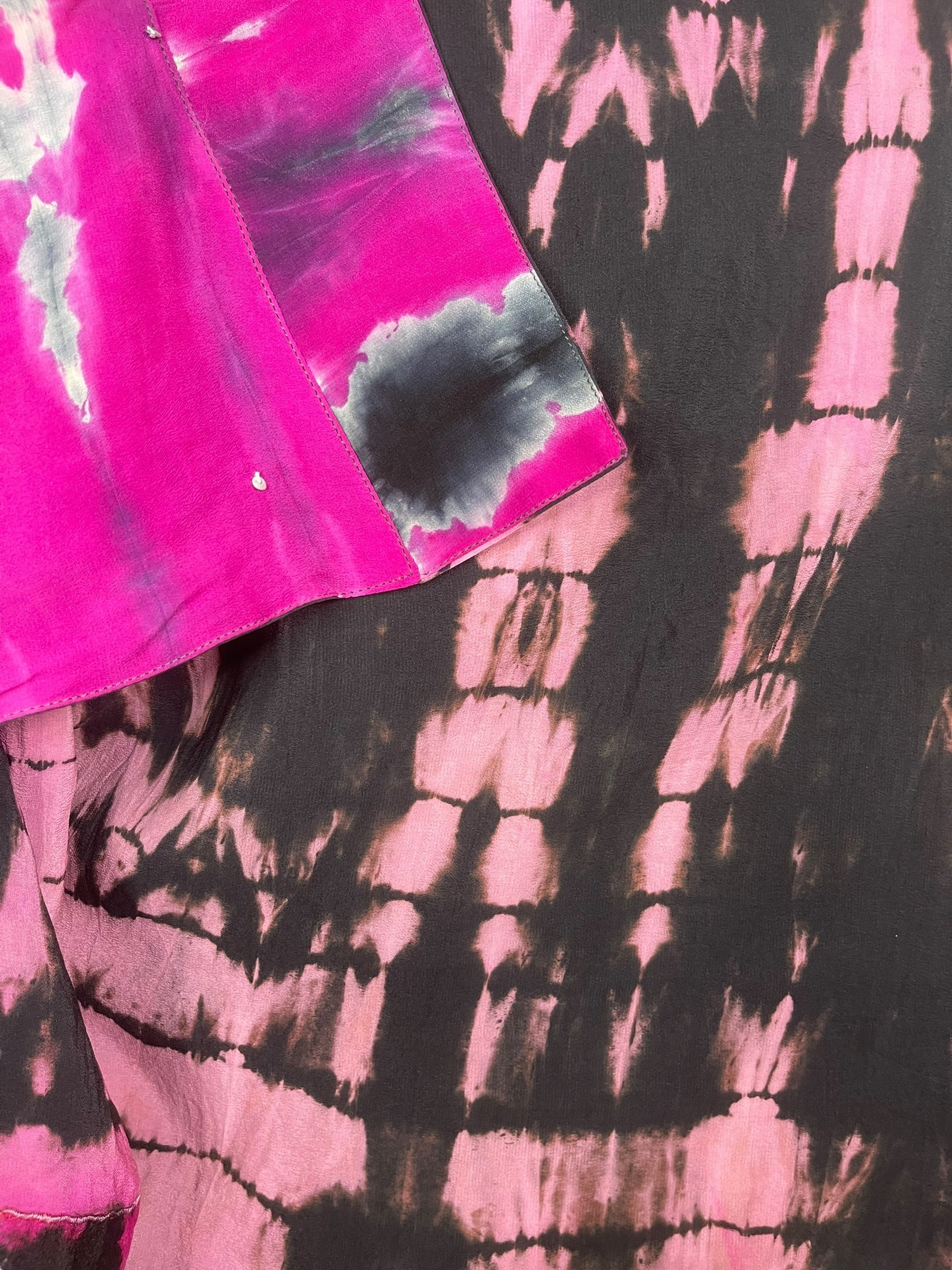 PREVIEW PRC8354 Avatar Reversible Pure Silk Jiva Jacket with Slits by DECEMBER2025 – Handmade ethical Jiva Jacket from sariKNOTsari using upcycled silk. Designed in Canada for travel and slow fashion, loved from Toronto to LA to Sydney.