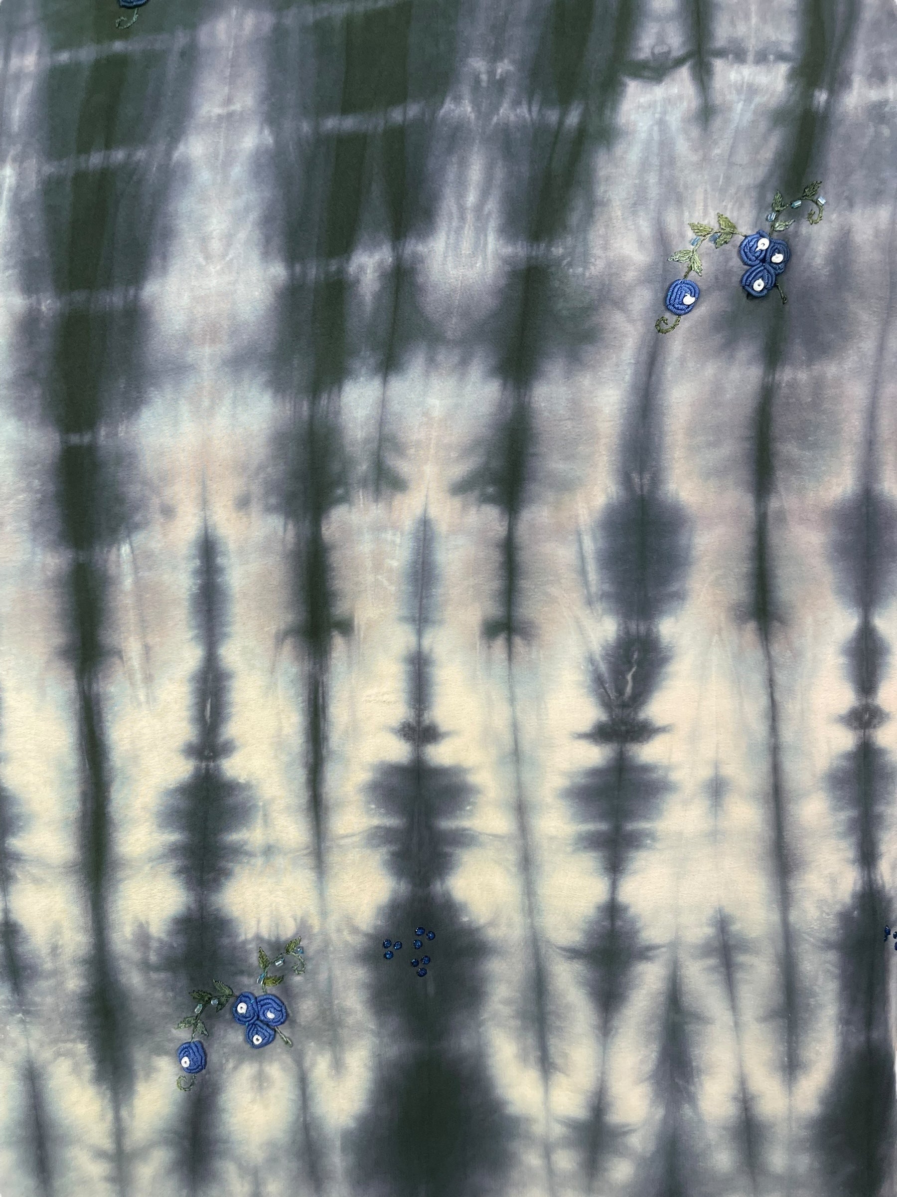 PREVIEW PRC8369 Avatar Reversible Pure Silk Jiva Jacket with Slits by DECEMBER2025 – Handmade ethical Jiva Jacket from sariKNOTsari using upcycled silk. Designed in Canada for travel and slow fashion, loved from Toronto to LA to Sydney.