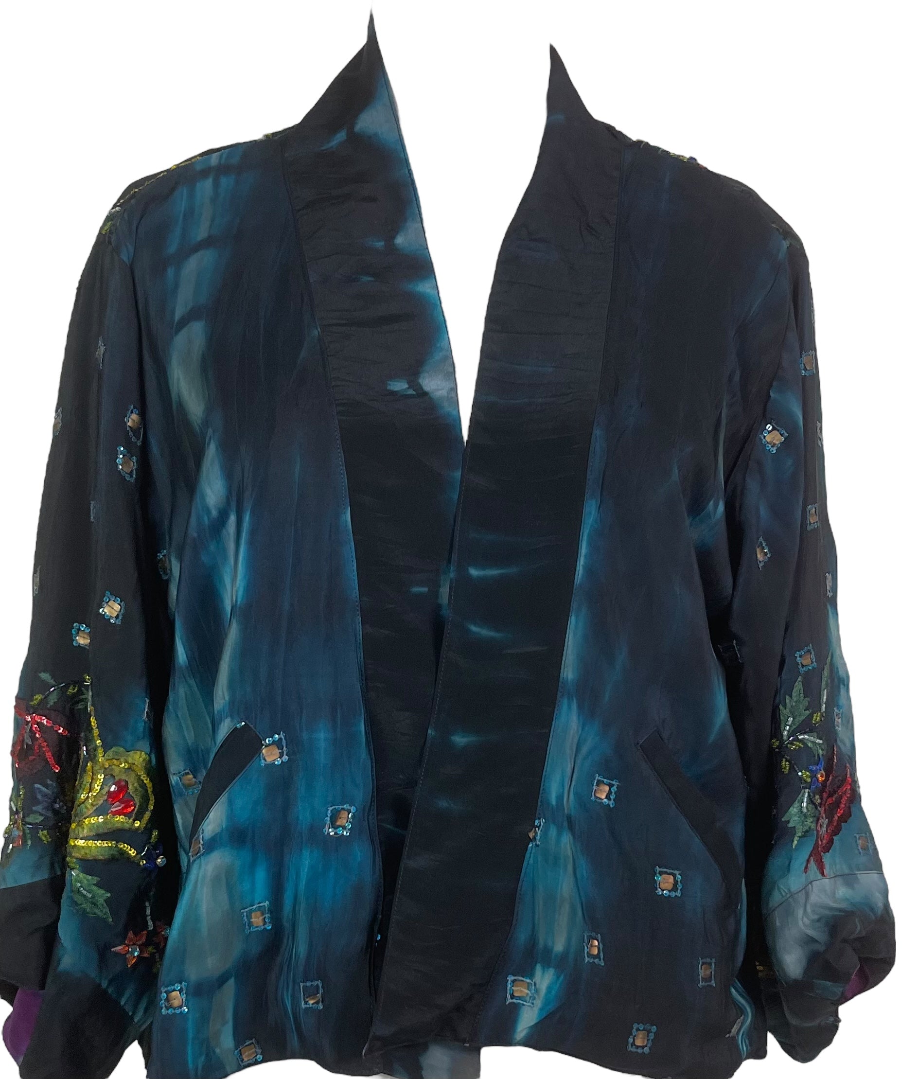 PREVIEW PRC8389 Avatar Reversible Pure Silk Jiva Jacket with Slits by DECEMBER2025 – Handmade ethical Jiva Jacket from sariKNOTsari using upcycled silk. Designed in Canada for travel and slow fashion, loved from Toronto to LA to Sydney.