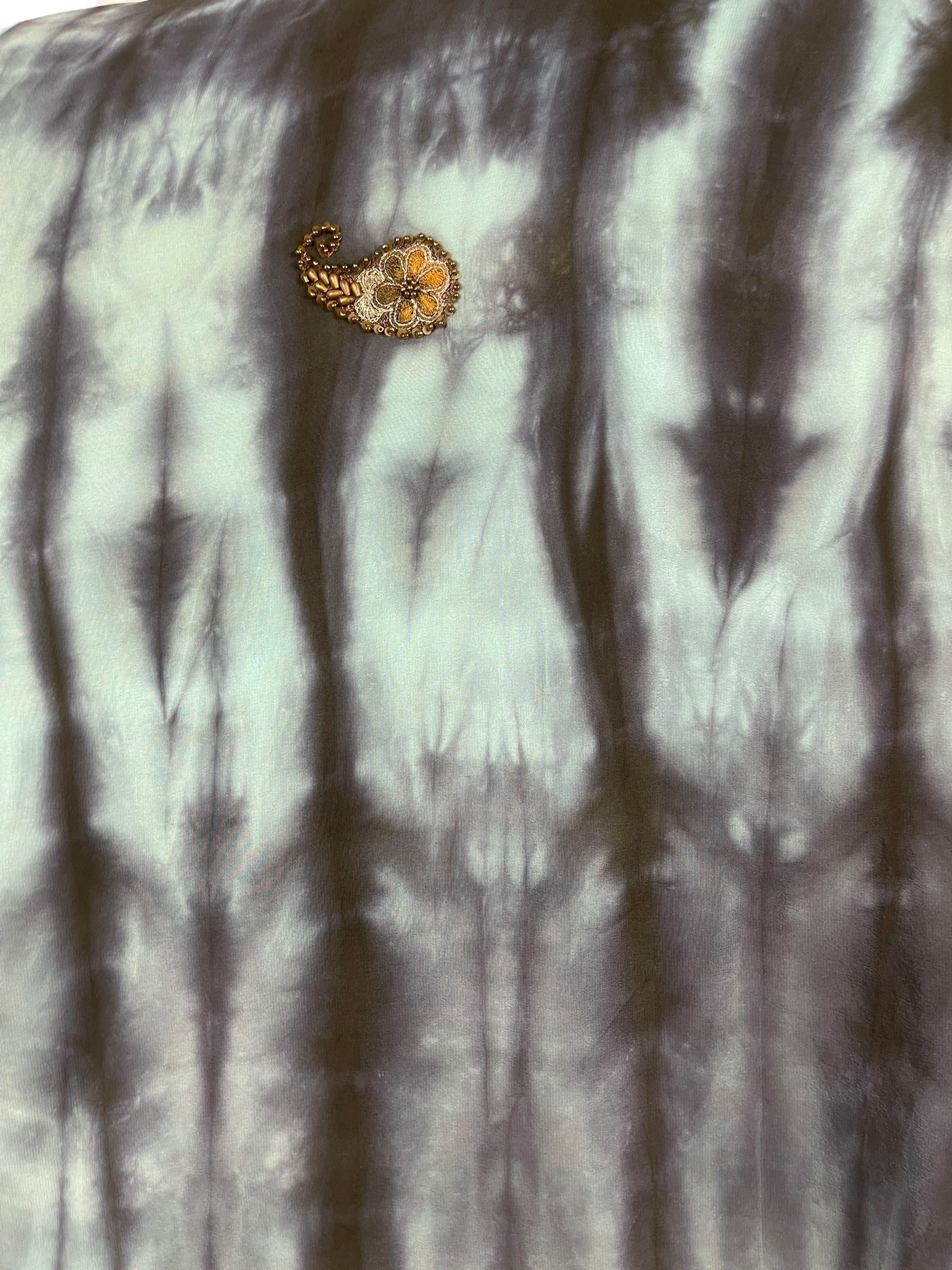 PREVIEW PRC8390 Avatar Reversible Pure Silk Jiva Jacket with Slits by DECEMBER2025 – Handmade ethical Jiva Jacket from sariKNOTsari using upcycled silk. Designed in Canada for travel and slow fashion, loved from Toronto to LA to Sydney.