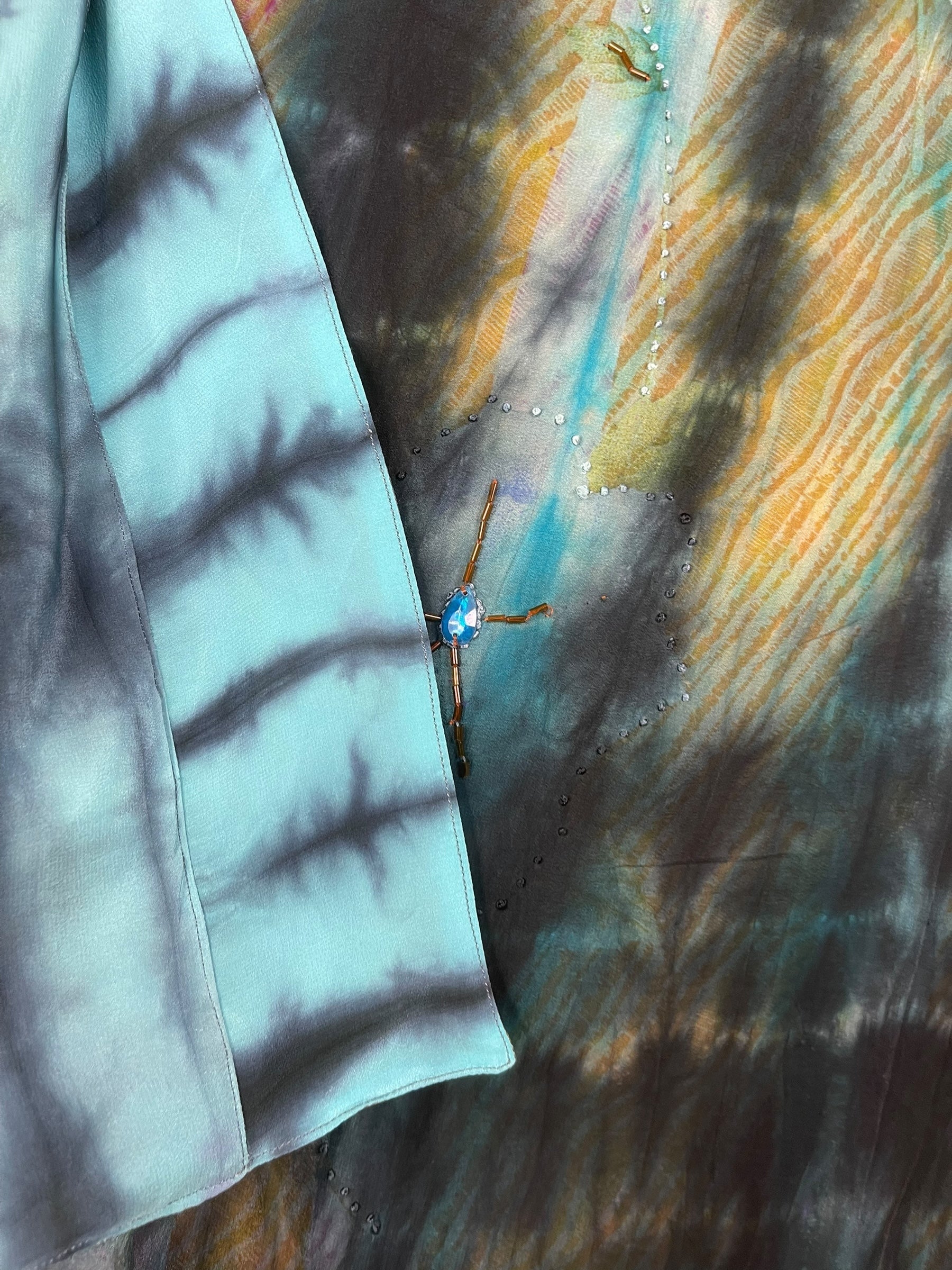 PREVIEW PRC8390 Avatar Reversible Pure Silk Jiva Jacket with Slits by DECEMBER2025 – Handmade ethical Jiva Jacket from sariKNOTsari using upcycled silk. Designed in Canada for travel and slow fashion, loved from Toronto to LA to Sydney.