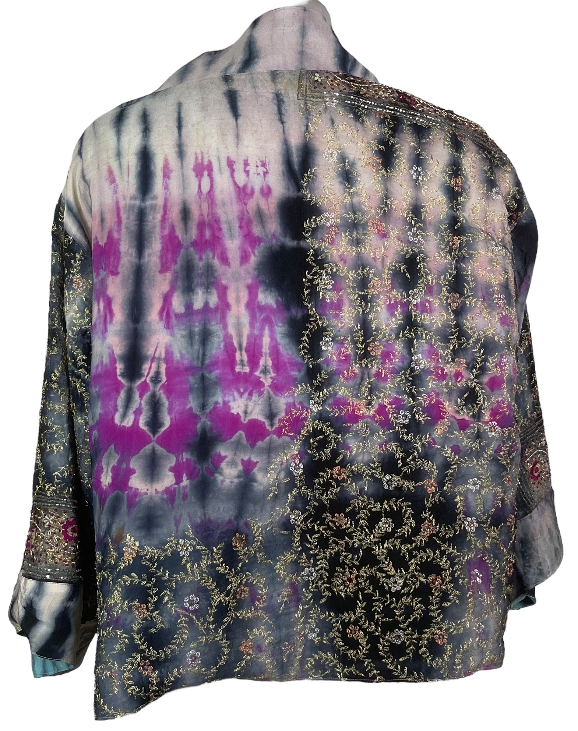 PREVIEW PRC8368 Avatar Reversible Pure Silk Jiva Jacket with Slits by DECEMBER2025 – Handmade ethical Jiva Jacket from sariKNOTsari using upcycled silk. Designed in Canada for travel and slow fashion, loved from Toronto to LA to Sydney.