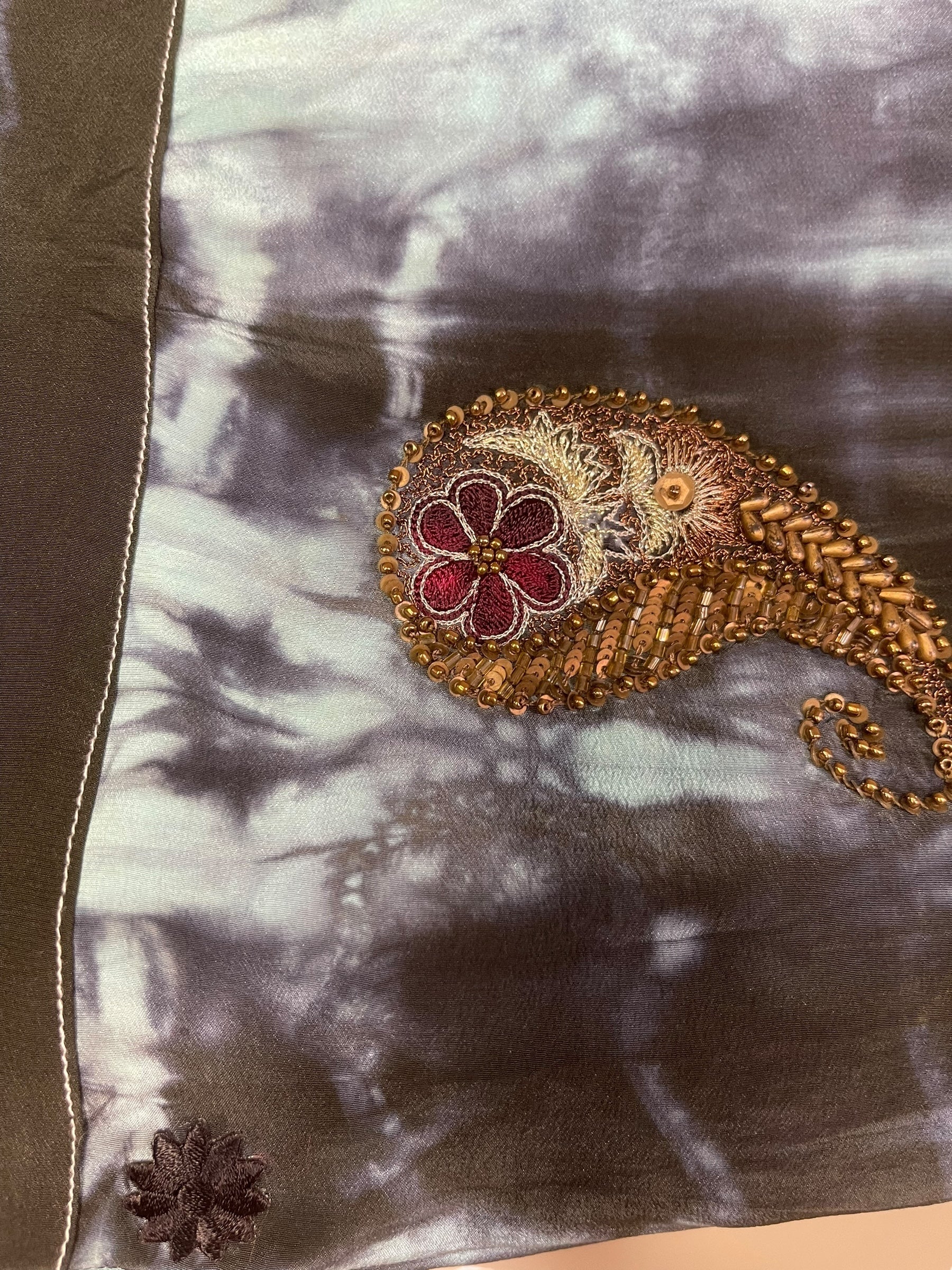 PREVIEW PRC8368 Avatar Reversible Pure Silk Jiva Jacket with Slits by DECEMBER2025 – Handmade ethical Jiva Jacket from sariKNOTsari using upcycled silk. Designed in Canada for travel and slow fashion, loved from Toronto to LA to Sydney.