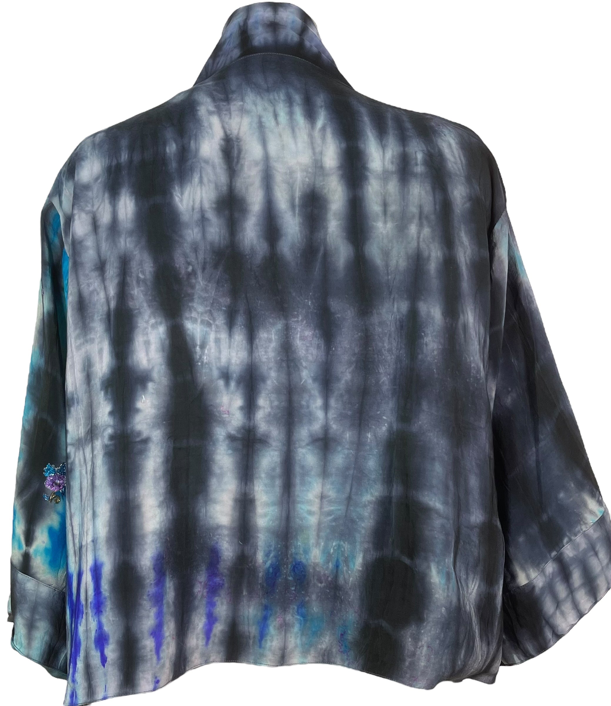 PREVIEW PRC7918 Avatar Reversible Pure Silk Jiva Jacket with Slits by DECEMBER2025 – Handmade ethical Jiva Jacket from sariKNOTsari using upcycled silk. Designed in Canada for travel and slow fashion, loved from Toronto to LA to Sydney.