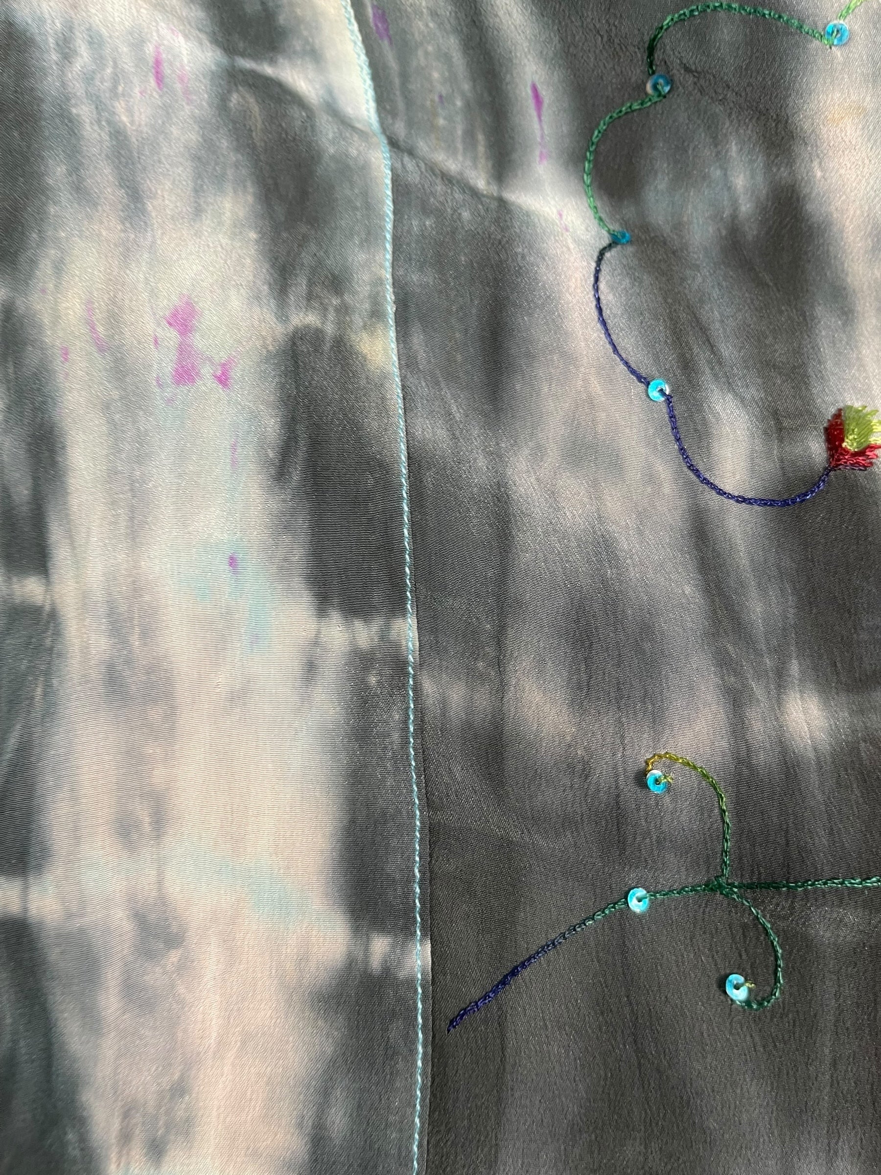 PREVIEW PRC8367 Avatar Reversible Pure Silk Jiva Jacket with Slits by DECEMBER2025 – Handmade ethical Jiva Jacket from sariKNOTsari using upcycled silk. Designed in Canada for travel and slow fashion, loved from Toronto to LA to Sydney.