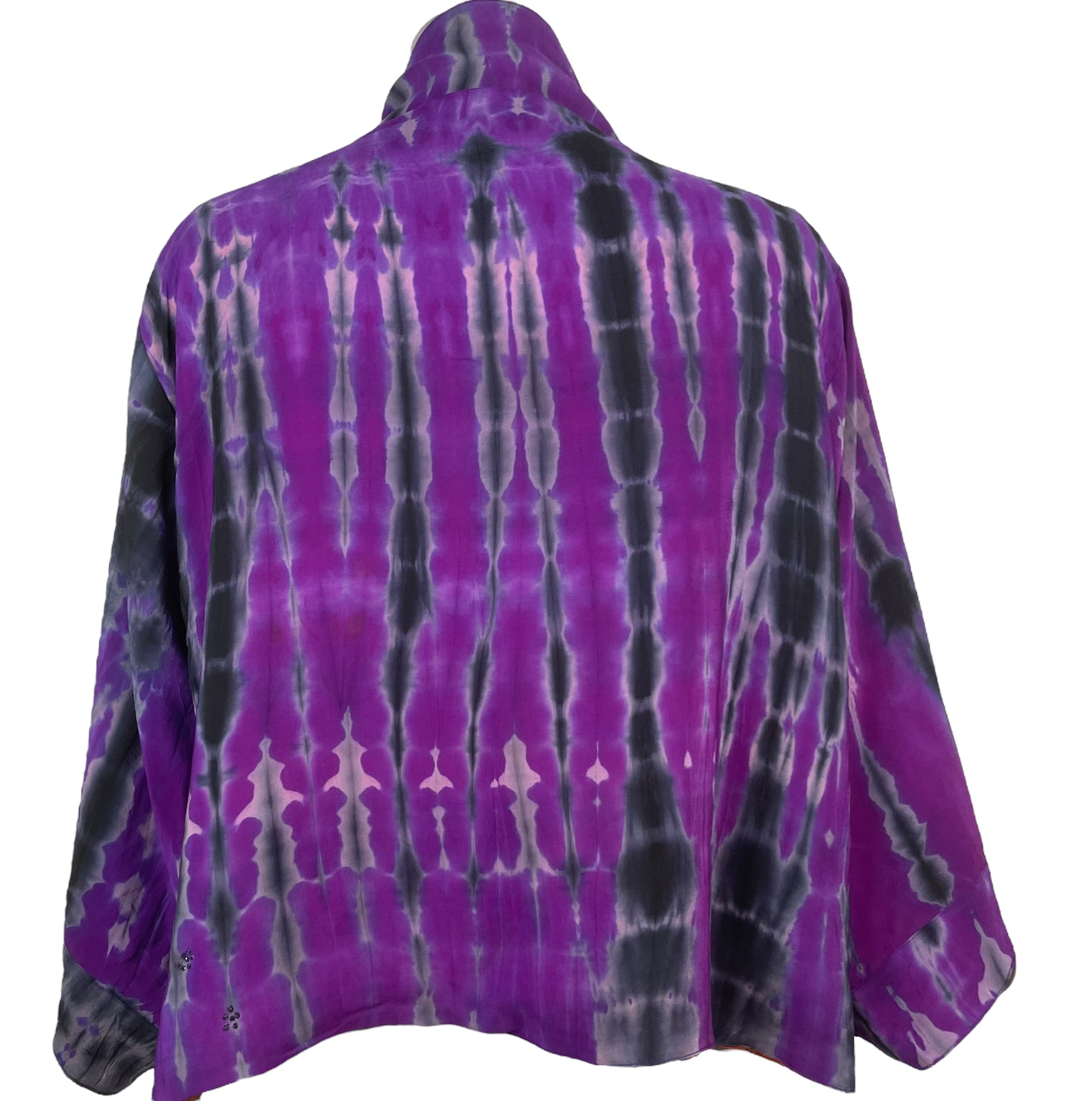 PREVIEW PRC8380 Wabi Sabi Reversible Pure Silk Jiva Jacket with Slits by DECEMBER2025 – Handmade ethical Jiva Jacket from sariKNOTsari using upcycled silk. Designed in Canada for travel and slow fashion, loved from Toronto to LA to Sydney.
