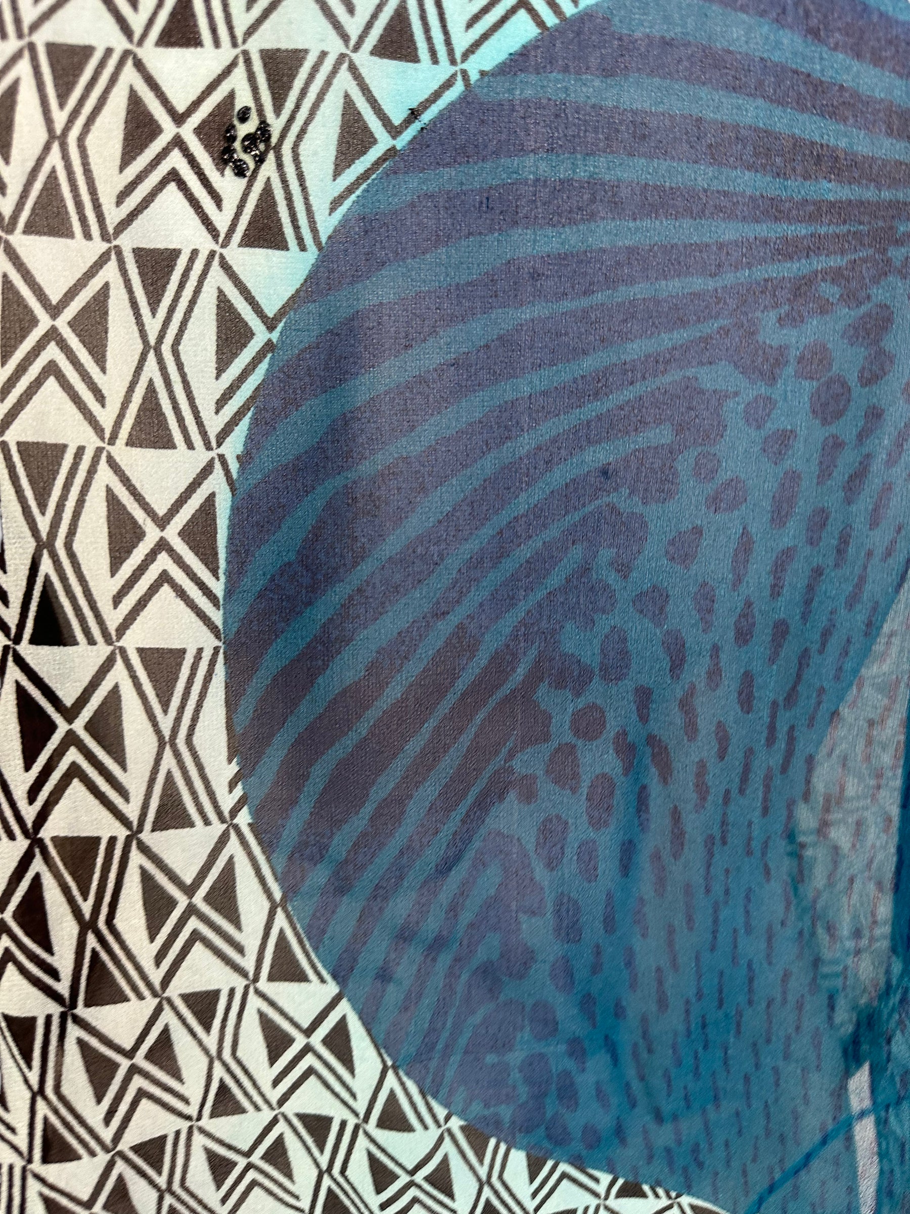 PRG6262 Sheer Wabi Sabi Pure Silk Side Slit Top