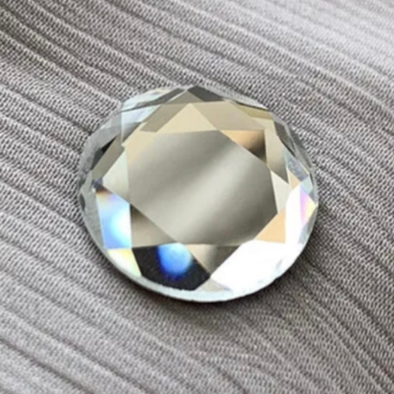 Opaque Faceted White Glass Magnetic Button by Magnet – Handmade ethical Brooch from sariKNOTsari using upcycled silk. Designed in Canada for travel and slow fashion, loved from Toronto to LA to Sydney.