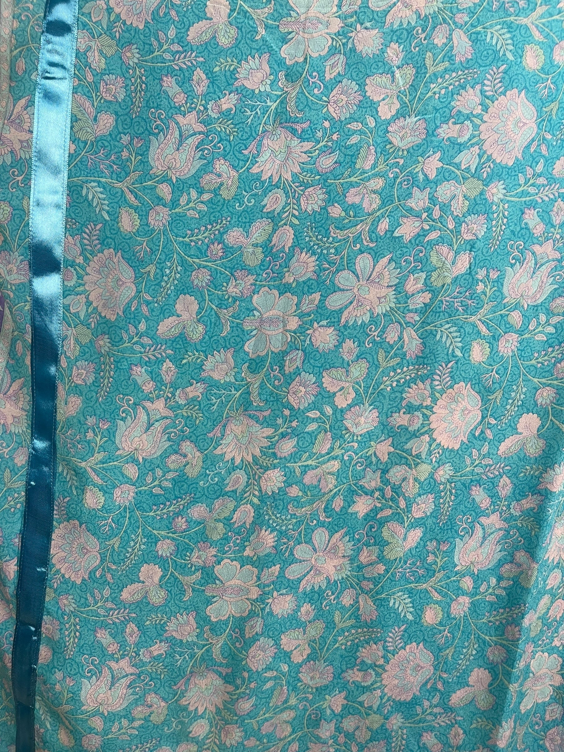 PRC8735 Avatar Pure Silk Short Kaftan Tunic with Slits by 15 FEBRUARY 2026 – Handmade ethical Short Kaftan from sariKNOTsari using upcycled silk. Designed in Canada for travel and slow fashion, loved from Toronto to LA to Sydney.