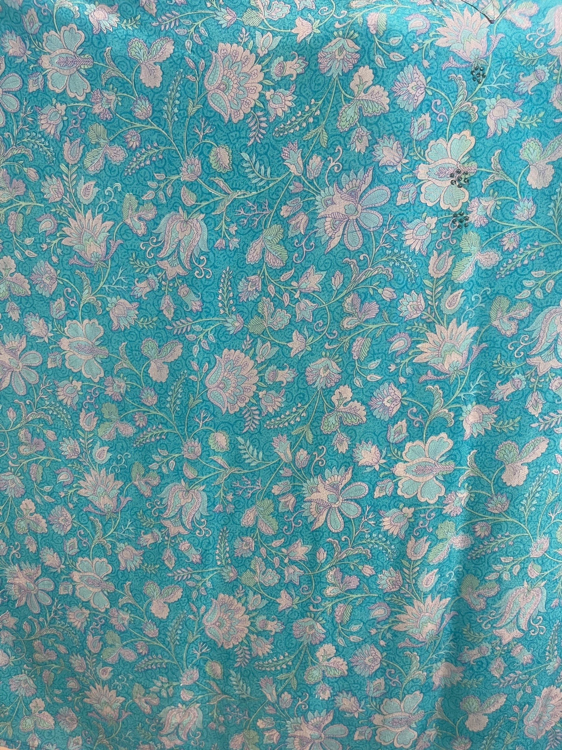 PRC8735 Avatar Pure Silk Short Kaftan Tunic with Slits by 15 FEBRUARY 2026 – Handmade ethical Short Kaftan from sariKNOTsari using upcycled silk. Designed in Canada for travel and slow fashion, loved from Toronto to LA to Sydney.