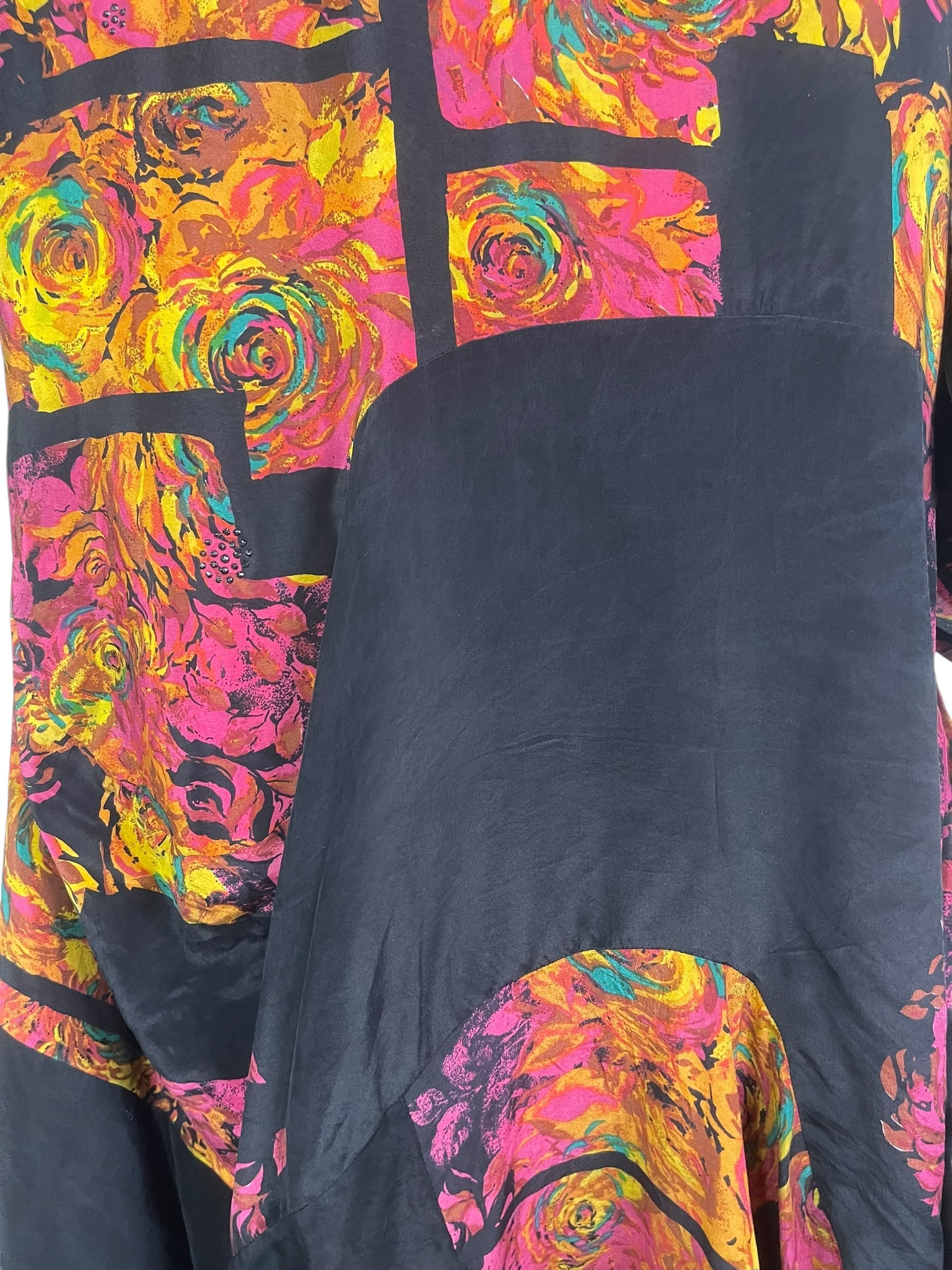 PRC8901 Avatar Pure Silk Sculptural Long Tunic Dress by 15 FEBRUARY 2026 – Handmade ethical Sculptural Dress from sariKNOTsari using upcycled silk. Designed in Canada for travel and slow fashion, loved from Toronto to LA to Sydney.