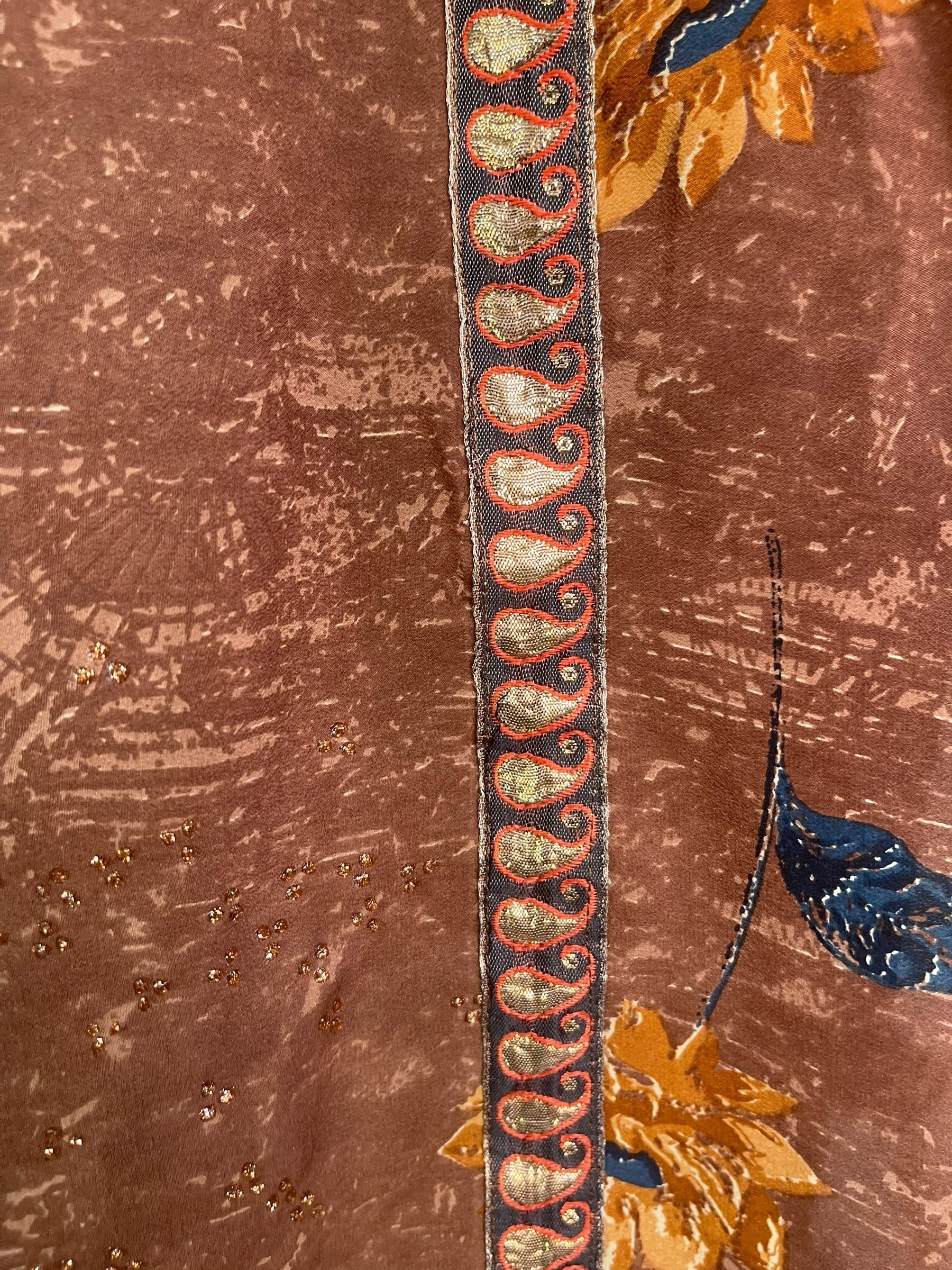 PREVIEW PRC7942 Avatar Pure Silk Capelet Poncho by DECEMBER2025 – Handmade ethical Poncho from sariKNOTsari using upcycled silk. Designed in Canada for travel and slow fashion, loved from Toronto to LA to Sydney.