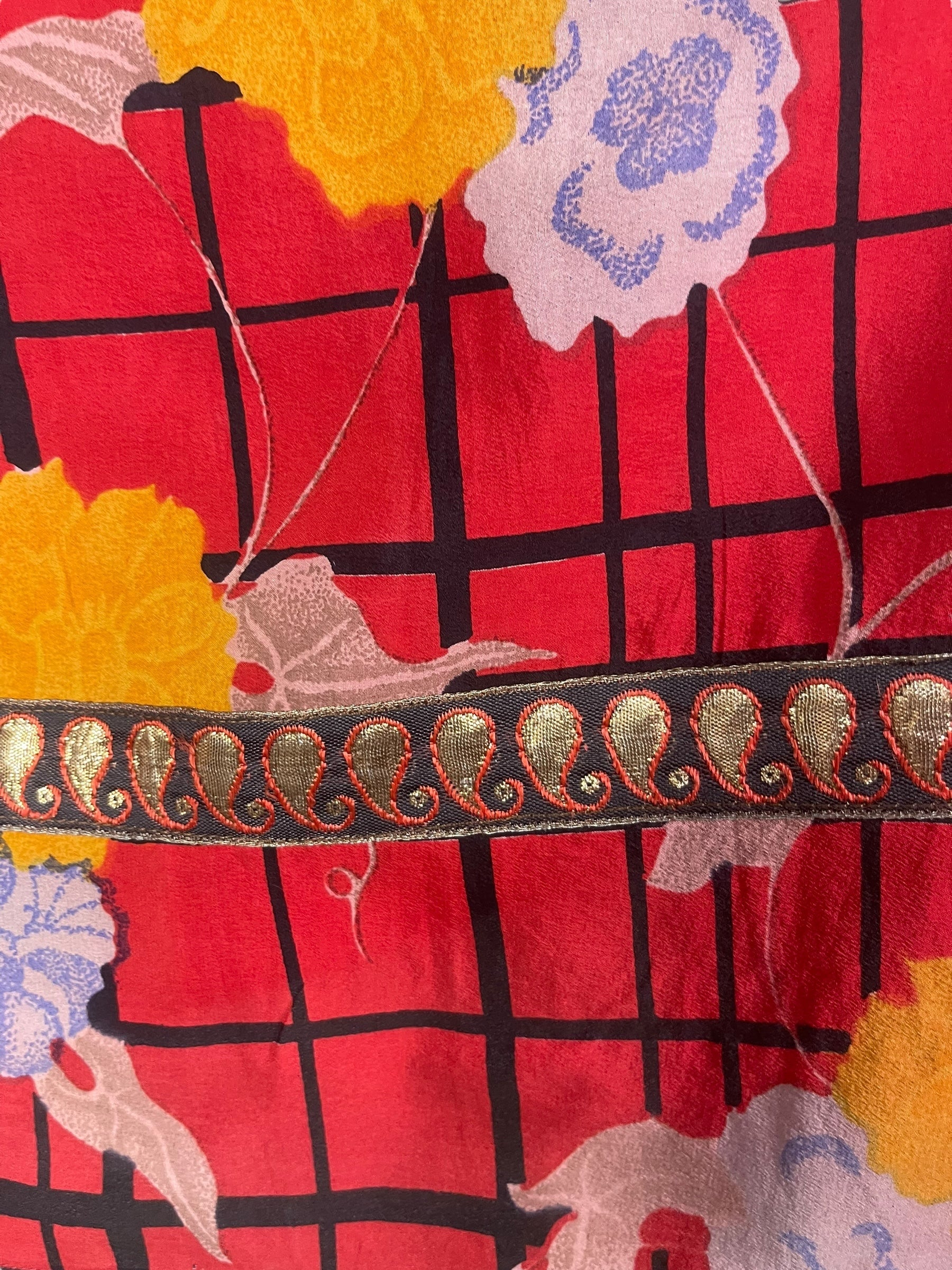 PREVIEW PRC7775 Pure Silk Wabi Sabi Capelet Poncho by DECEMBER2025 – Handmade ethical Poncho from sariKNOTsari using upcycled silk. Designed in Canada for travel and slow fashion, loved from Toronto to LA to Sydney.