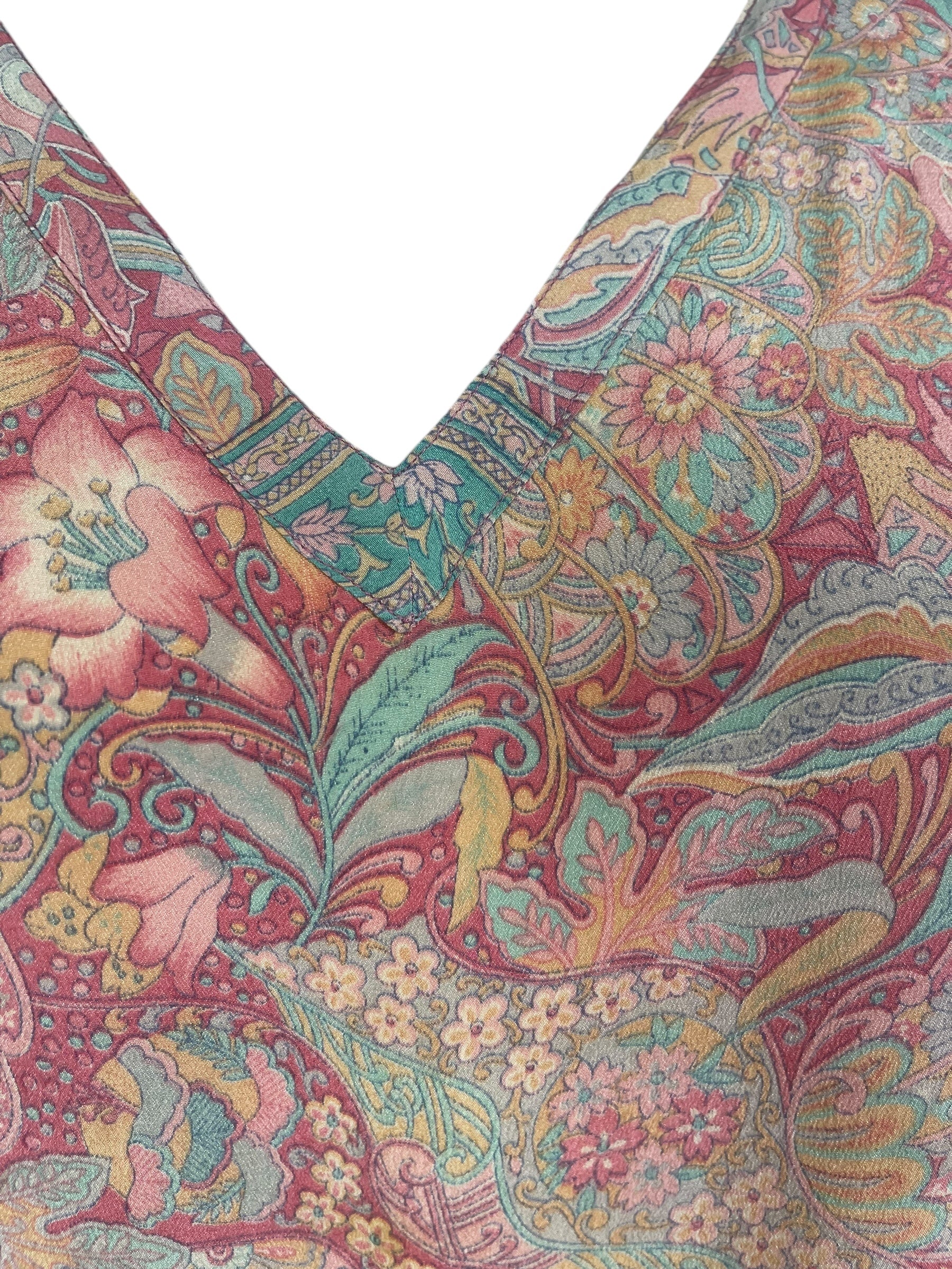 PRC8748 Avatar Pure Silk Short Kaftan Tunic with Slits by 15 FEBRUARY 2026 – Handmade ethical Short Kaftan from sariKNOTsari using upcycled silk. Designed in Canada for travel and slow fashion, loved from Toronto to LA to Sydney.