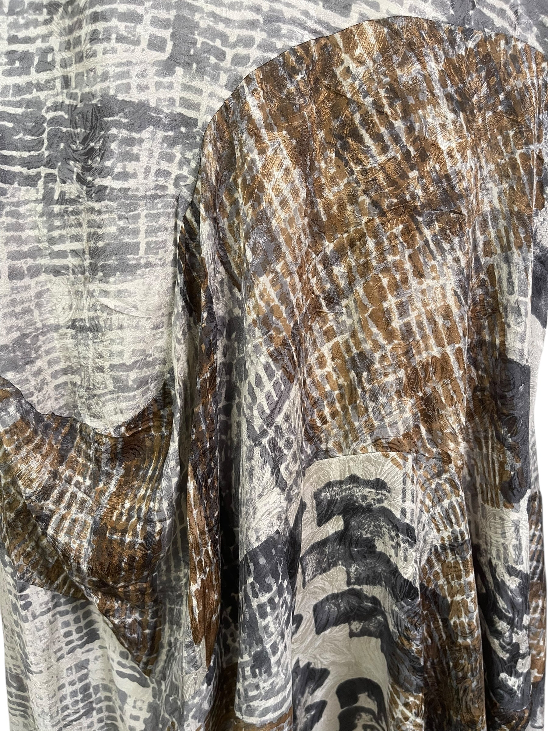 PRC8902 Avatar Pure Silk Sculptural Long Tunic Dress by 15 FEBRUARY 2026 – Handmade ethical Sculptural Dress from sariKNOTsari using upcycled silk. Designed in Canada for travel and slow fashion, loved from Toronto to LA to Sydney.