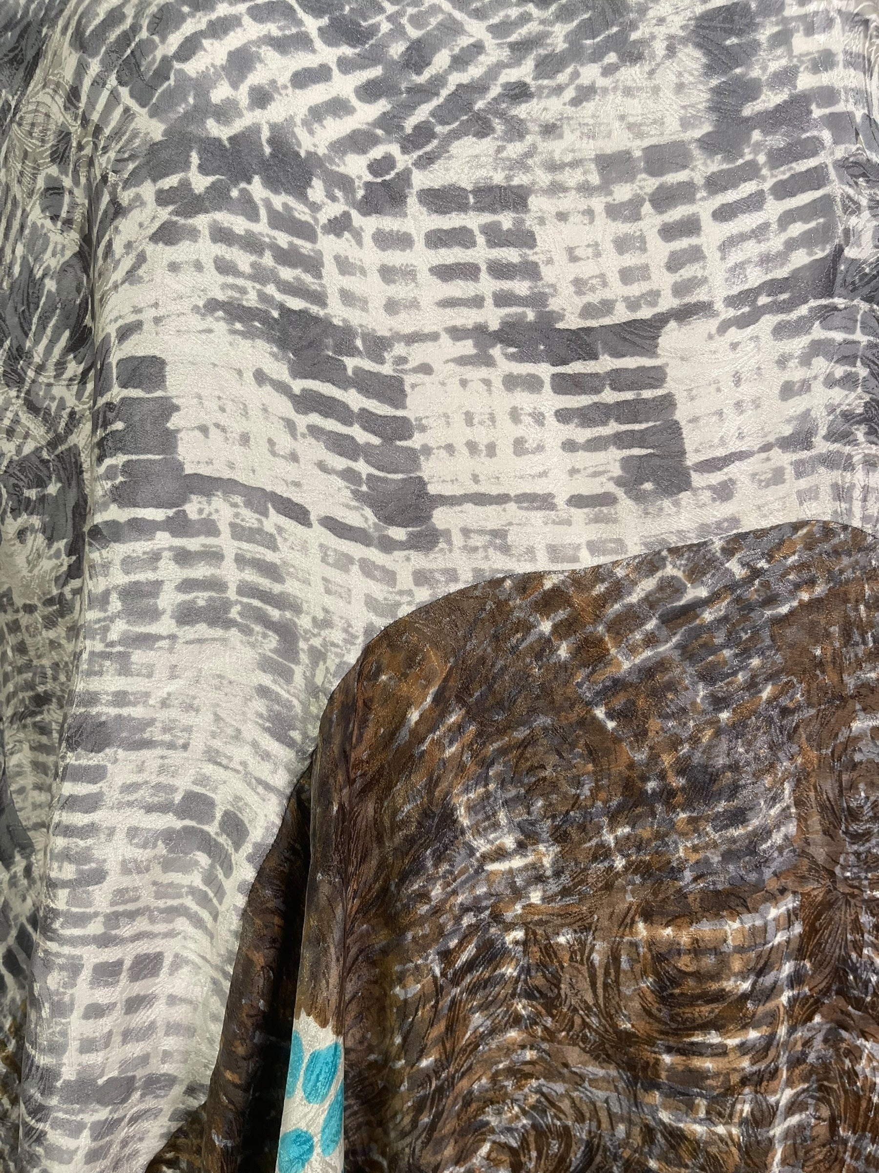 PRC8902 Avatar Pure Silk Sculptural Long Tunic Dress by 15 FEBRUARY 2026 – Handmade ethical Sculptural Dress from sariKNOTsari using upcycled silk. Designed in Canada for travel and slow fashion, loved from Toronto to LA to Sydney.