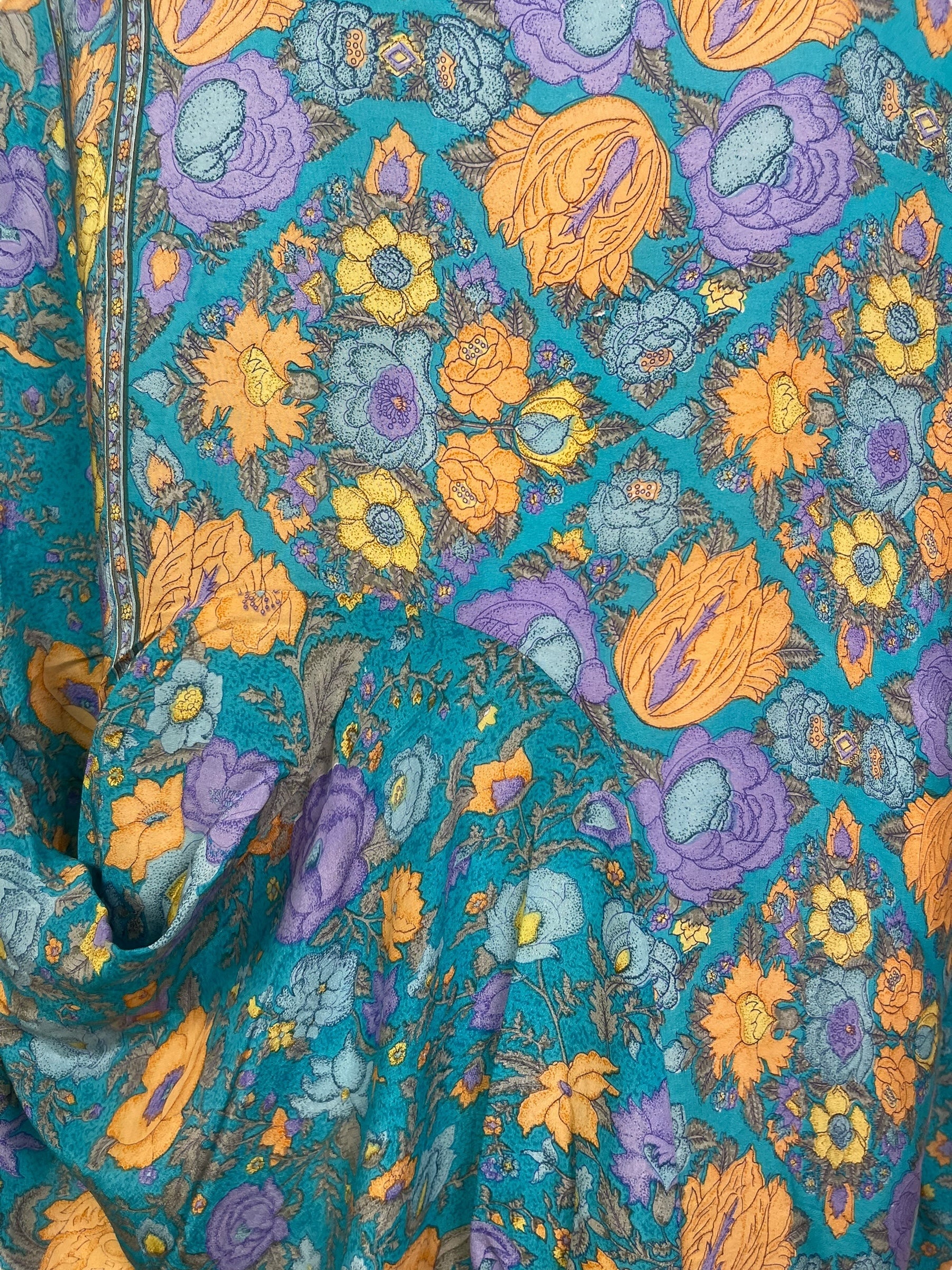 PREVIEW LADY LUCK PRC7798 Avatar Pure Silk Self Pocket Tunic Dress by LADY LUCK – Handmade ethical Self Pocket Tunic from sariKNOTsari using upcycled silk. Designed in Canada for travel and slow fashion, loved from Toronto to LA to Sydney. Featuring Zsiska, Bryn Walker and Artisan Leather coats by Rejean Pepin, Pepin designs