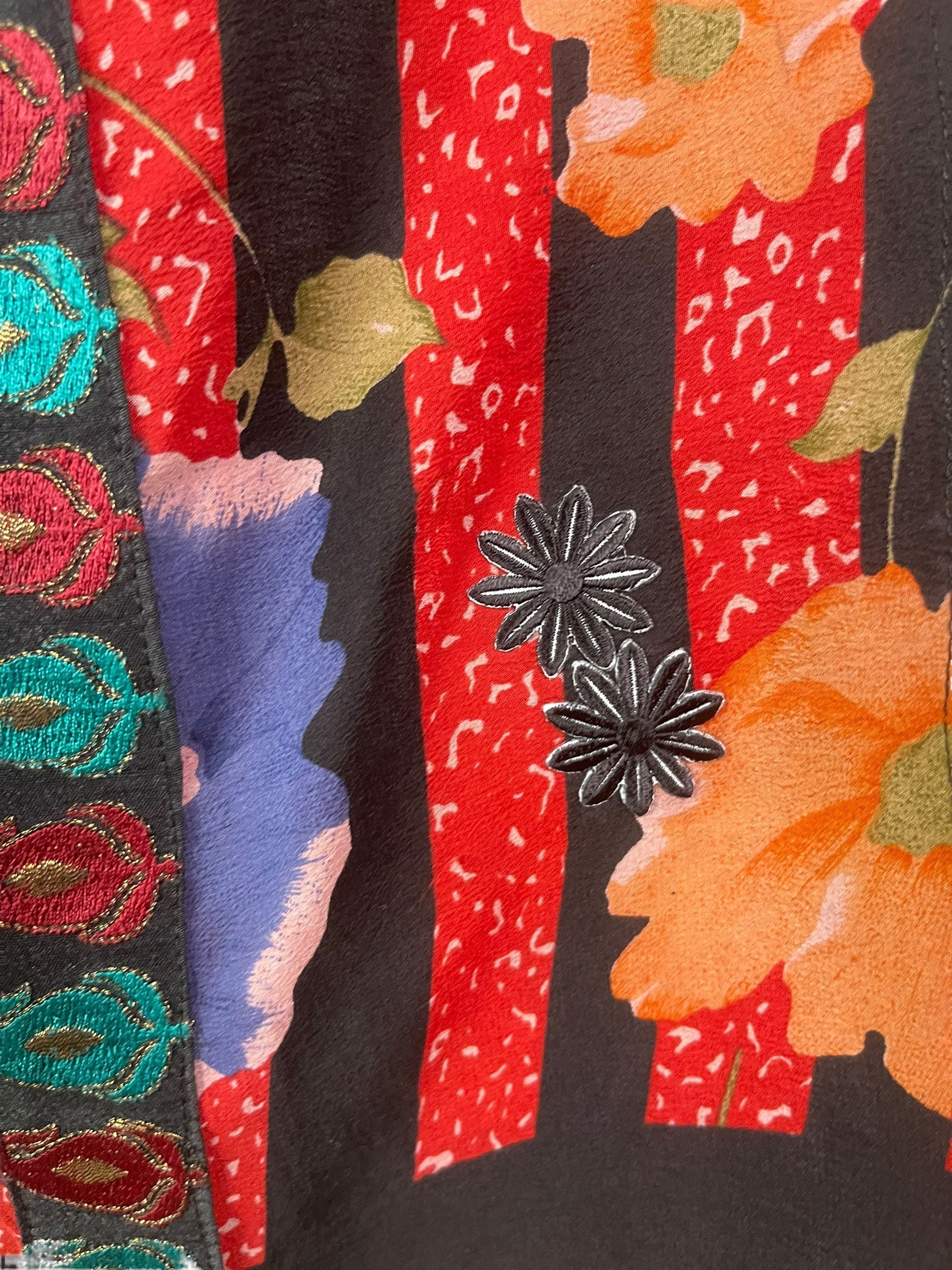 PREVIEW PRC8024 Avatar Pure Silk Capelet Poncho by DECEMBER2025 – Handmade ethical Poncho from sariKNOTsari using upcycled silk. Designed in Canada for travel and slow fashion, loved from Toronto to LA to Sydney.