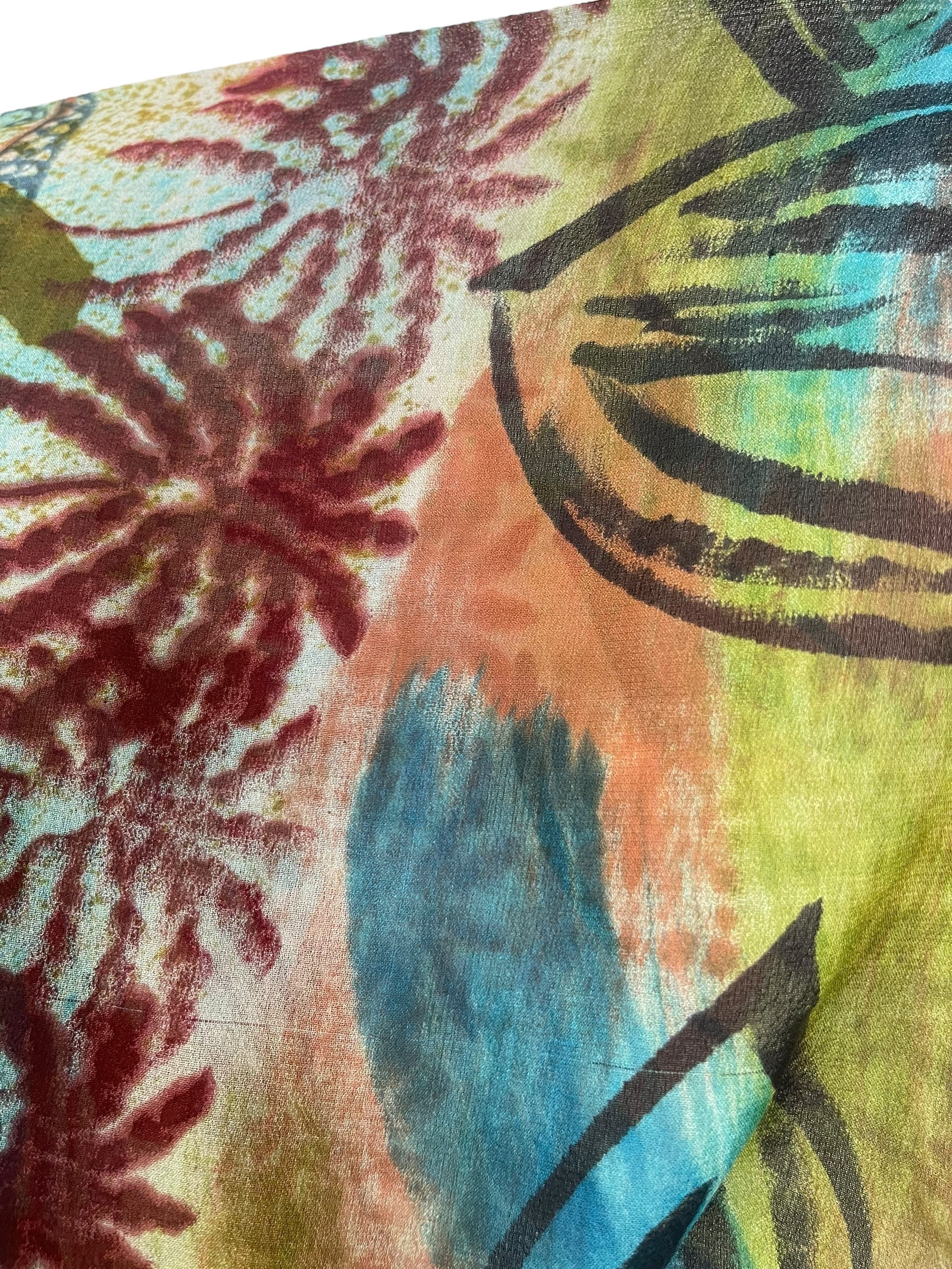 PREVIEW PRG7570 Sheer Avatar Pure Silk Side Slit Top by DECEMBER2025 – Handmade ethical Side Slit Top from sariKNOTsari using upcycled silk. Designed in Canada for travel and slow fashion, loved from Toronto to LA to Sydney.