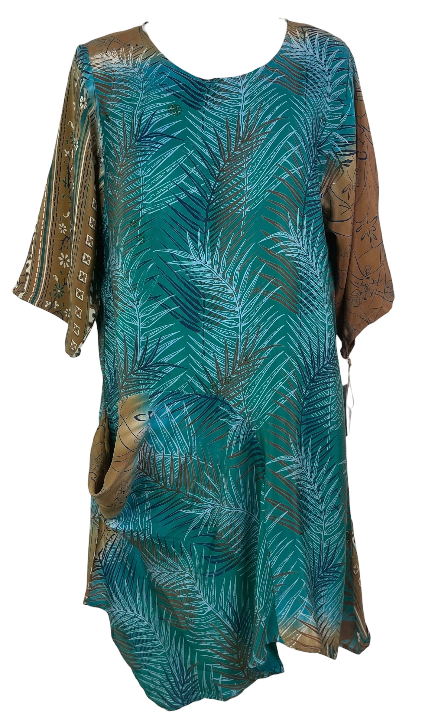 PREVIEW PRC8472 Avatar Pure Silk Self Pocket Tunic Dress by FEBRUARY2026 – Handmade ethical Self Pocket Tunic from sariKNOTsari using upcycled silk. Designed in Canada for travel and slow fashion, loved from Toronto to LA to Sydney.