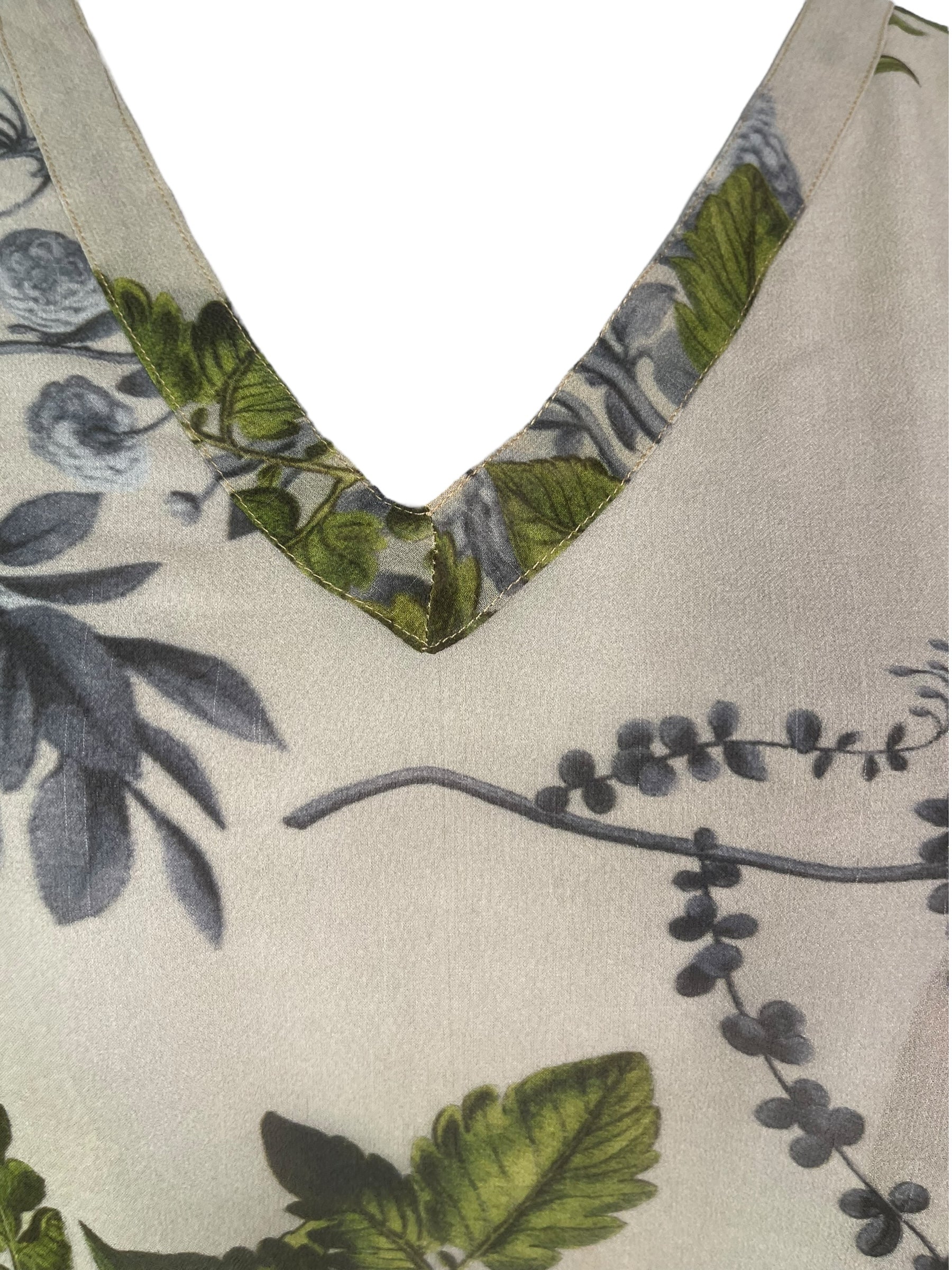 PREVIEW PRG8049 Wabi Sabi Pure Silk Long Tunic with Side Ties by DECEMBER2025 – Handmade ethical Side Tie Tunic from sariKNOTsari using upcycled silk. Designed in Canada for travel and slow fashion, loved from Toronto to LA to Sydney.