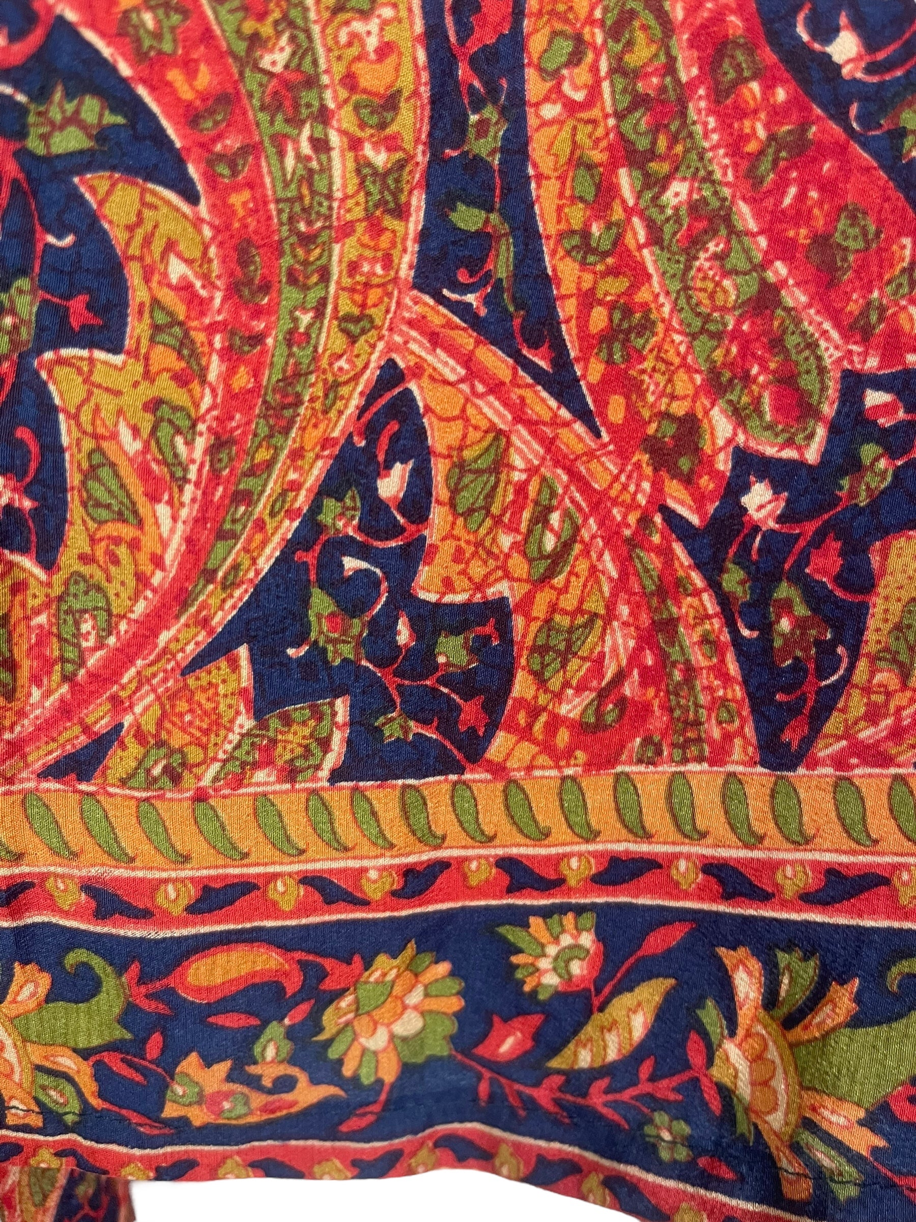 PREVIEW PRC7976 Avatar Pure Silk Capelet Poncho by DECEMBER2025 – Handmade ethical Poncho from sariKNOTsari using upcycled silk. Designed in Canada for travel and slow fashion, loved from Toronto to LA to Sydney.