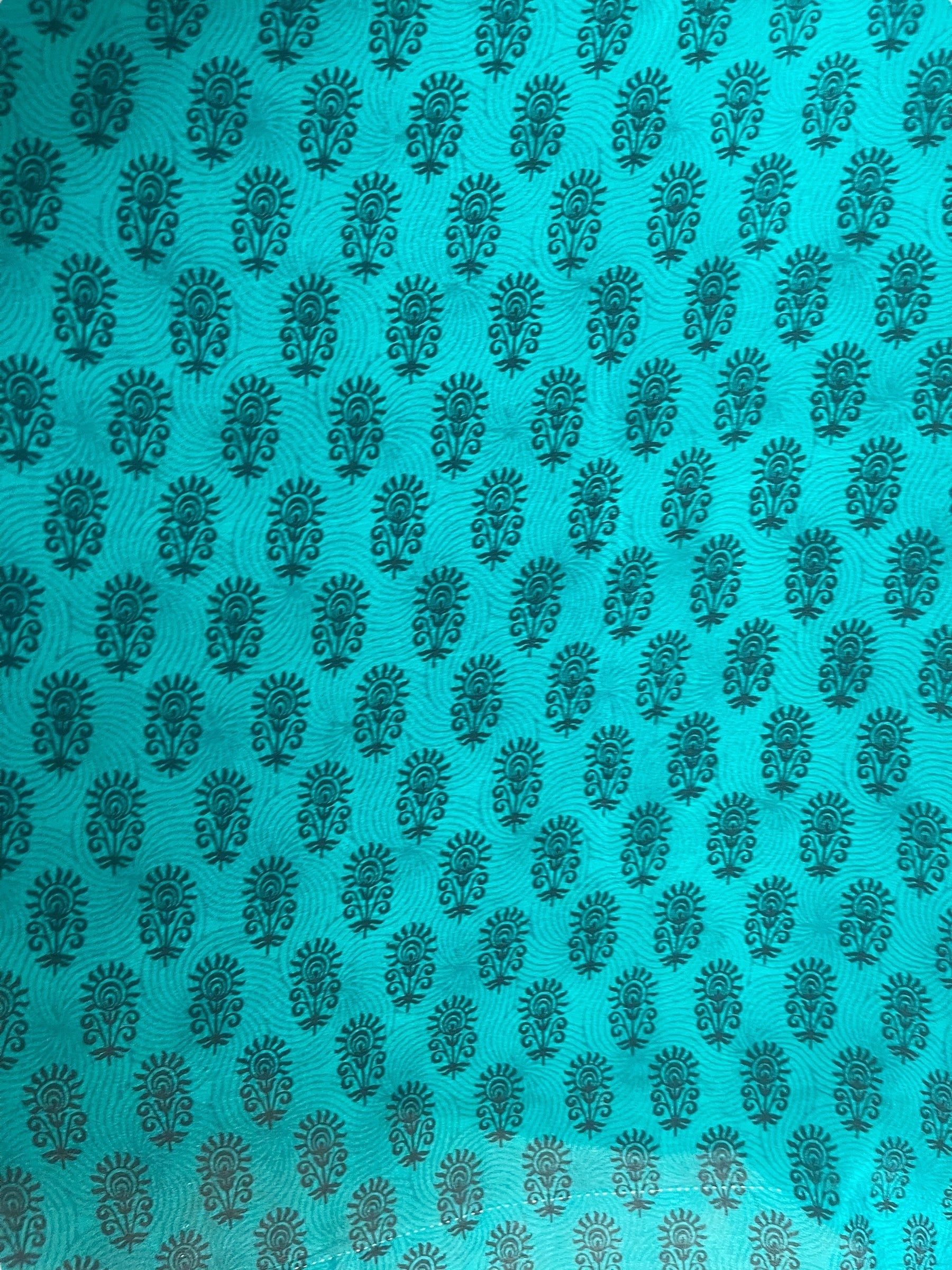 PREVIEW PRC7971 Avatar Pure Silk Capelet Poncho by DECEMBER2025 – Handmade ethical Poncho from sariKNOTsari using upcycled silk. Designed in Canada for travel and slow fashion, loved from Toronto to LA to Sydney.