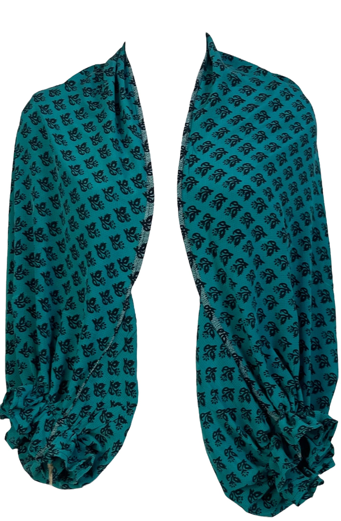 PRC7242 Avatar Pure Silk Bolero by sariKNOTsari – Handmade ethical Bolero from sariKNOTsari using upcycled silk. Designed in Canada for travel and slow fashion, loved from Toronto to LA to Sydney.