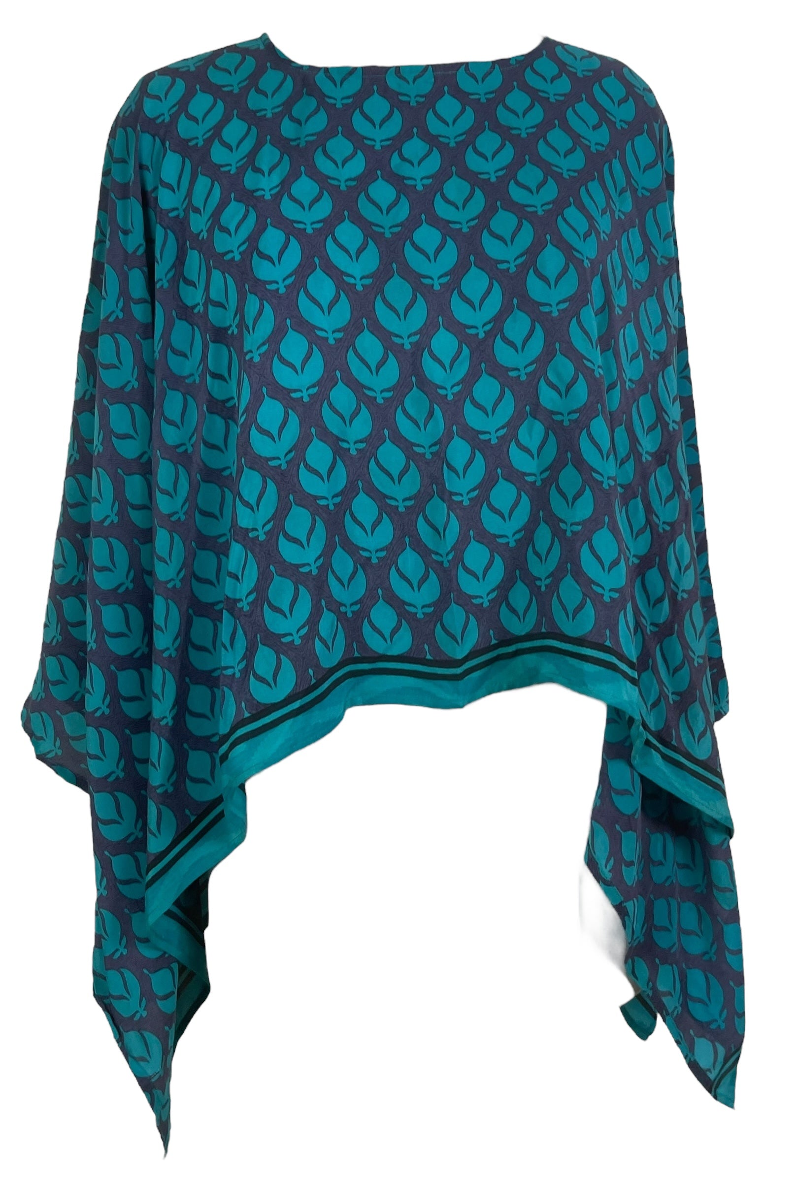 PREVIEW PRC7944 Pure Silk Wabi Sabi Capelet Poncho by DECEMBER2025 – Handmade ethical Poncho from sariKNOTsari using upcycled silk. Designed in Canada for travel and slow fashion, loved from Toronto to LA to Sydney.